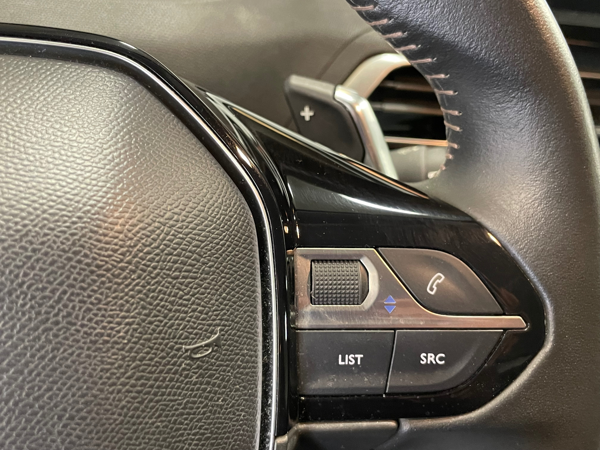 PEUGEOT 3008 BlueHDi 130ch S&S EAT8 Active Pack
