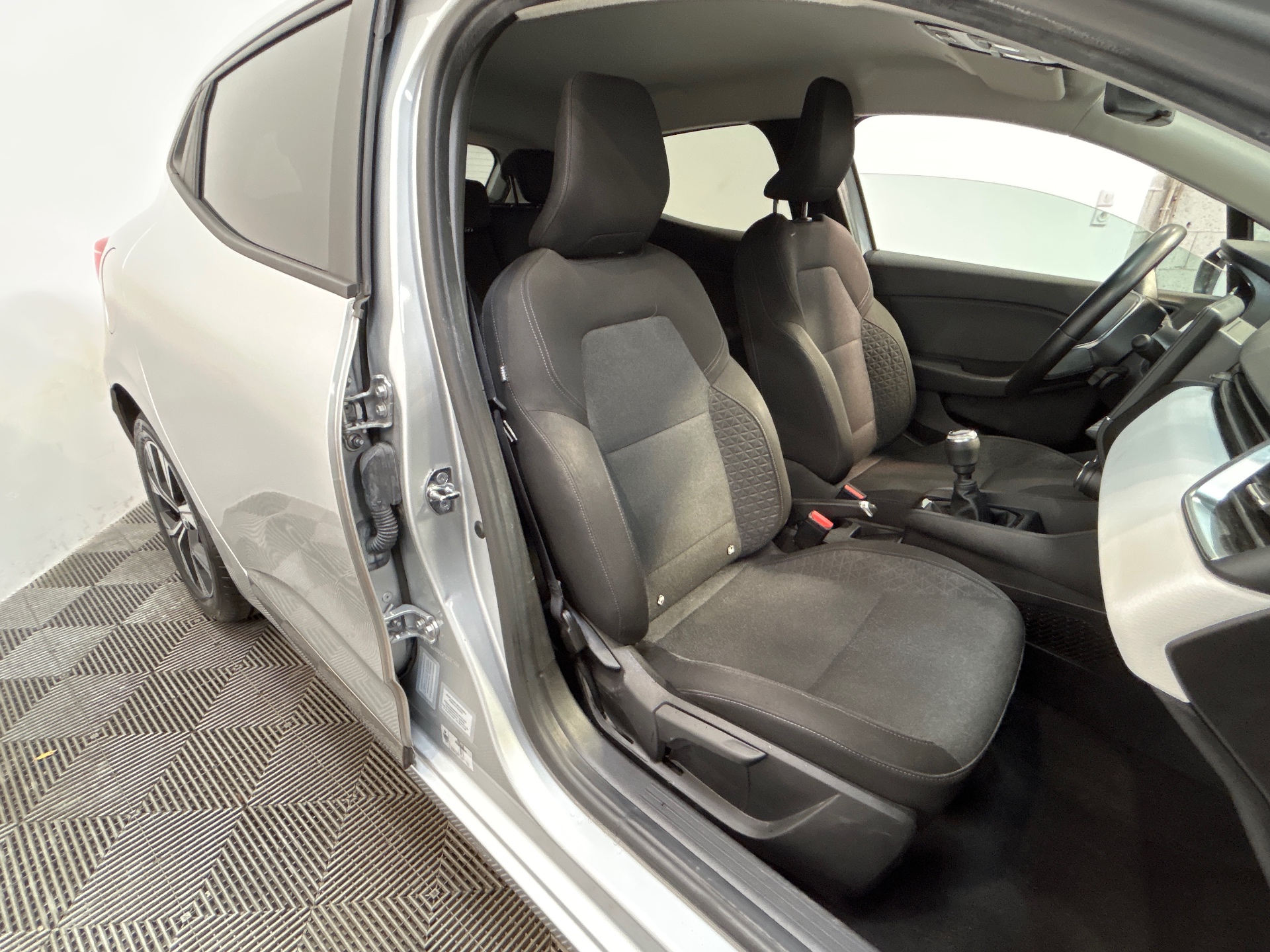 RENAULT CLIO V TCe 90 - 21 Zen