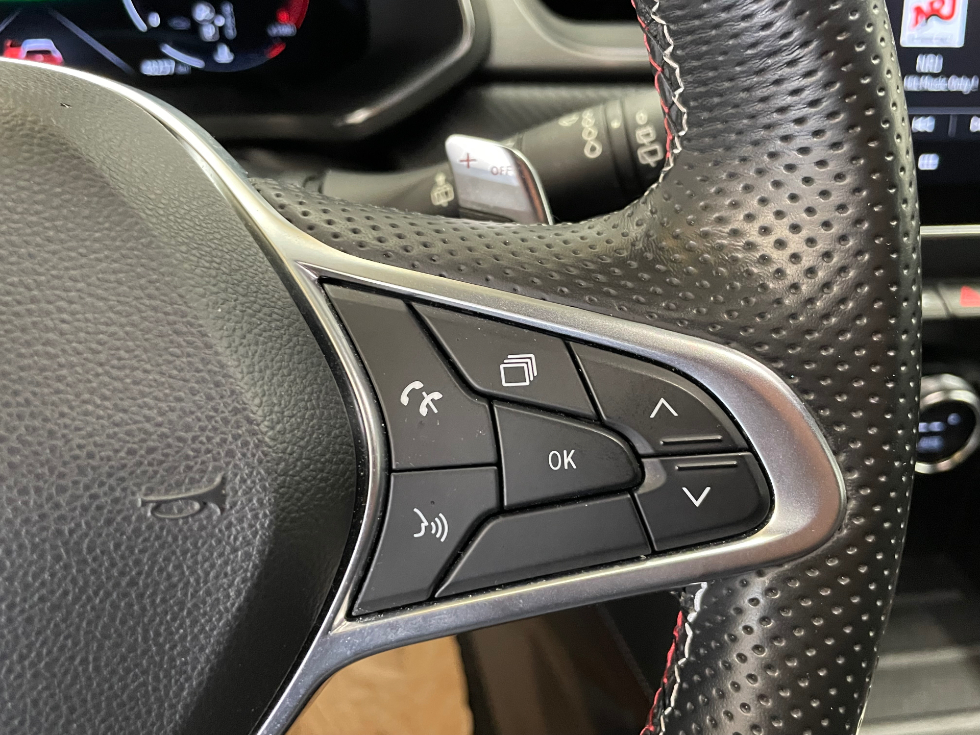 RENAULT CAPTUR mild hybrid 160 EDC R.S. line