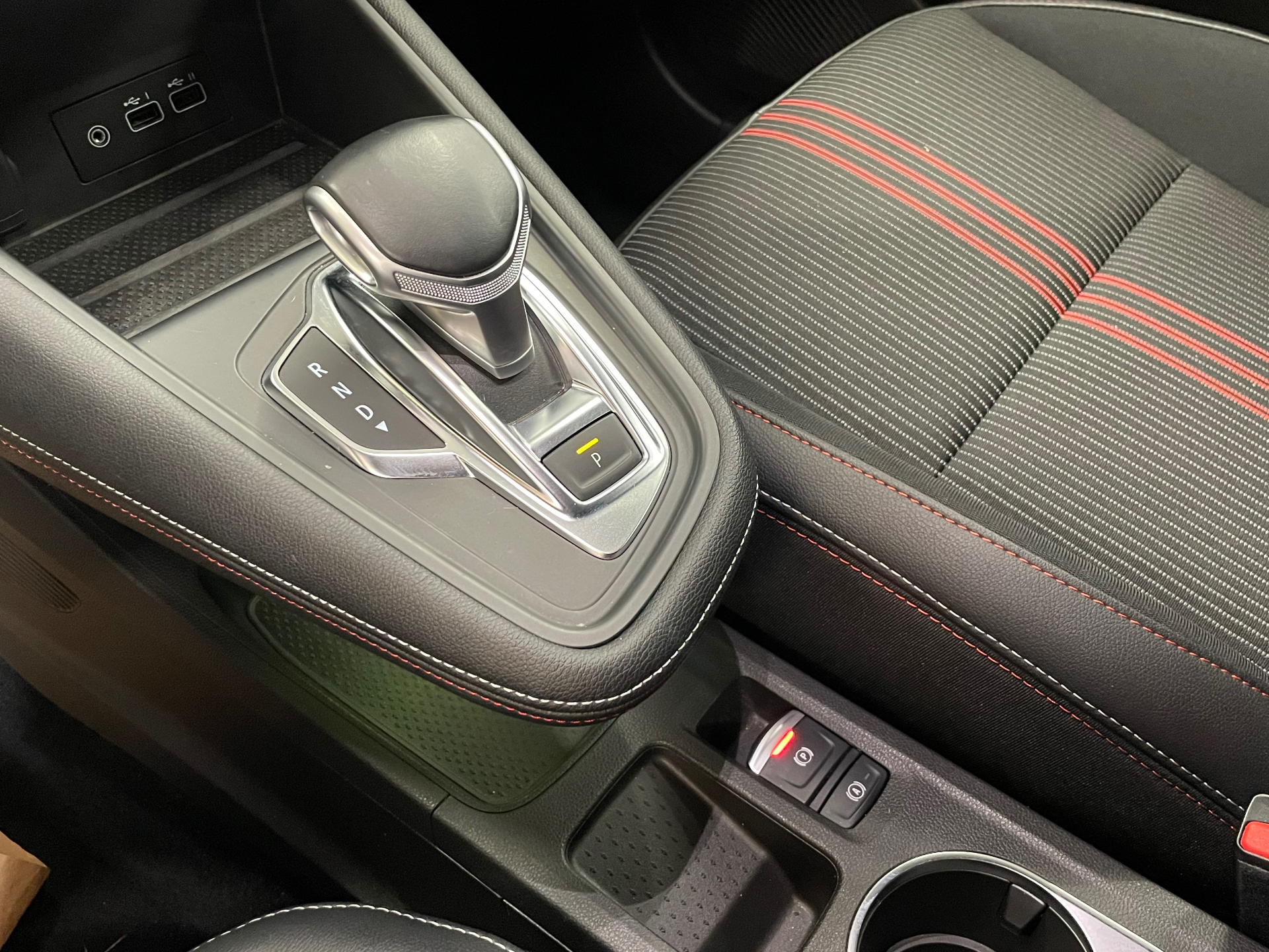 RENAULT CAPTUR mild hybrid 160 EDC R.S. line