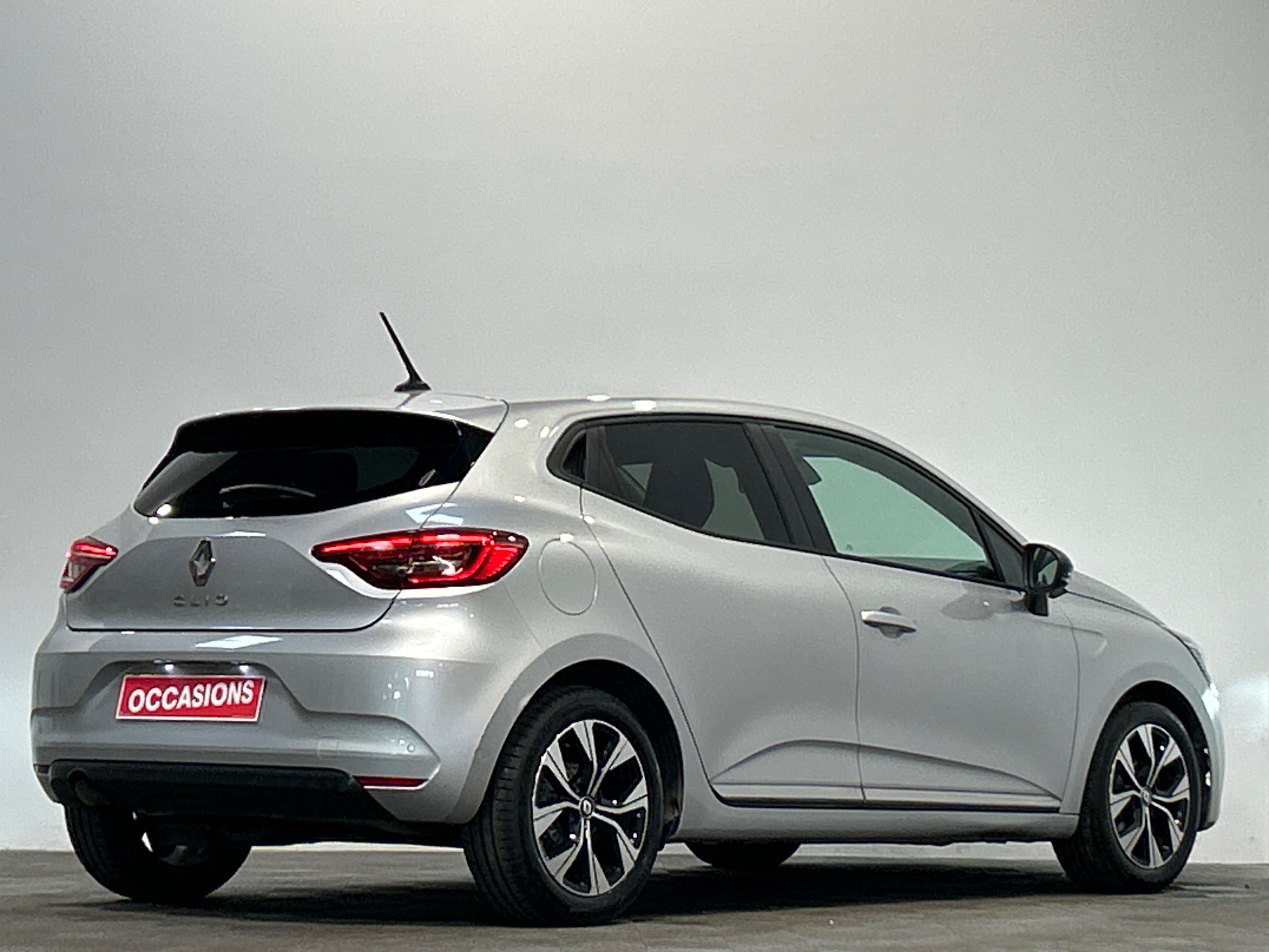 RENAULT CLIO V TCe 90 - 21 Zen