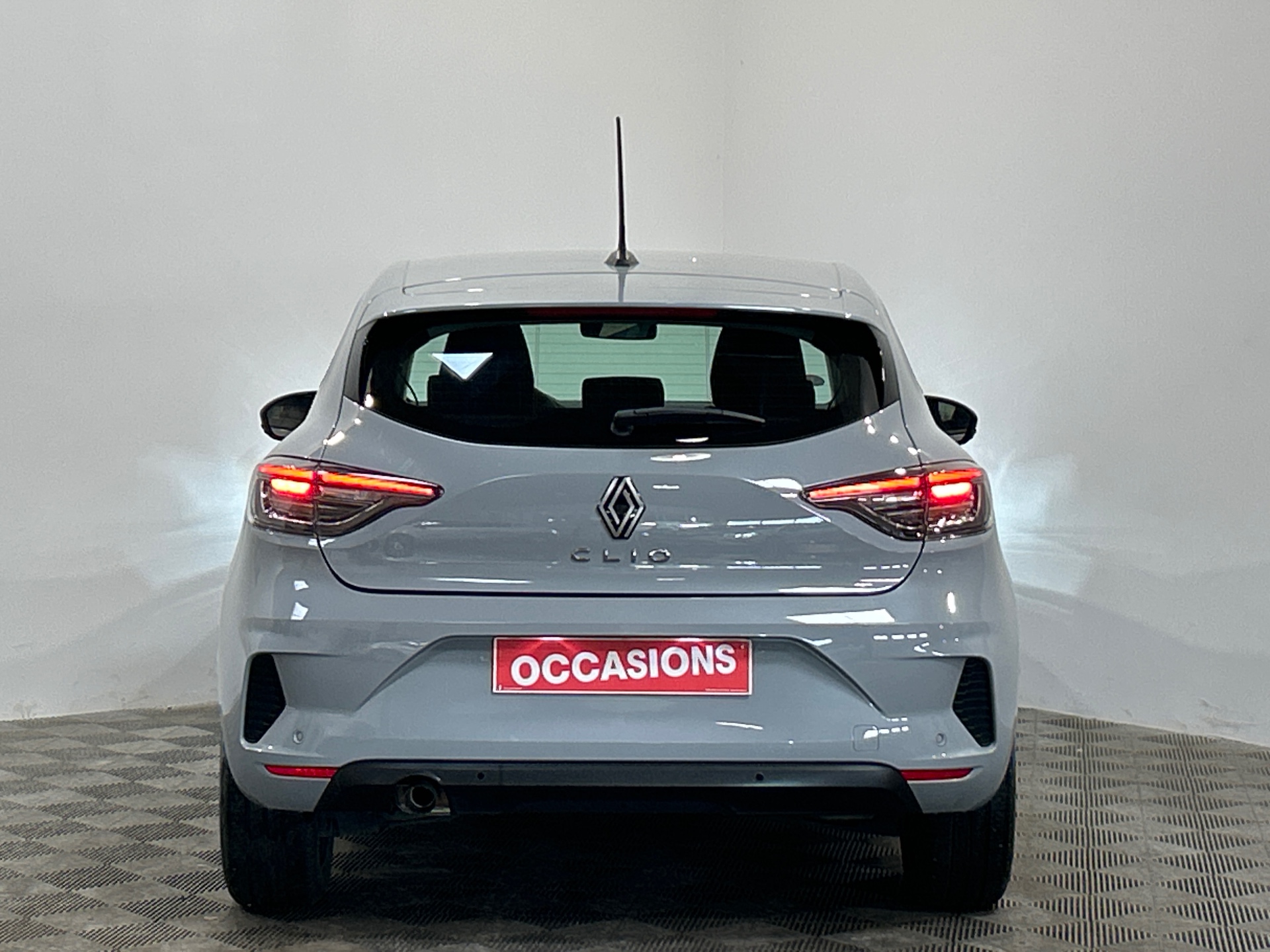 RENAULT CLIO V TCe 90 Equilibre
