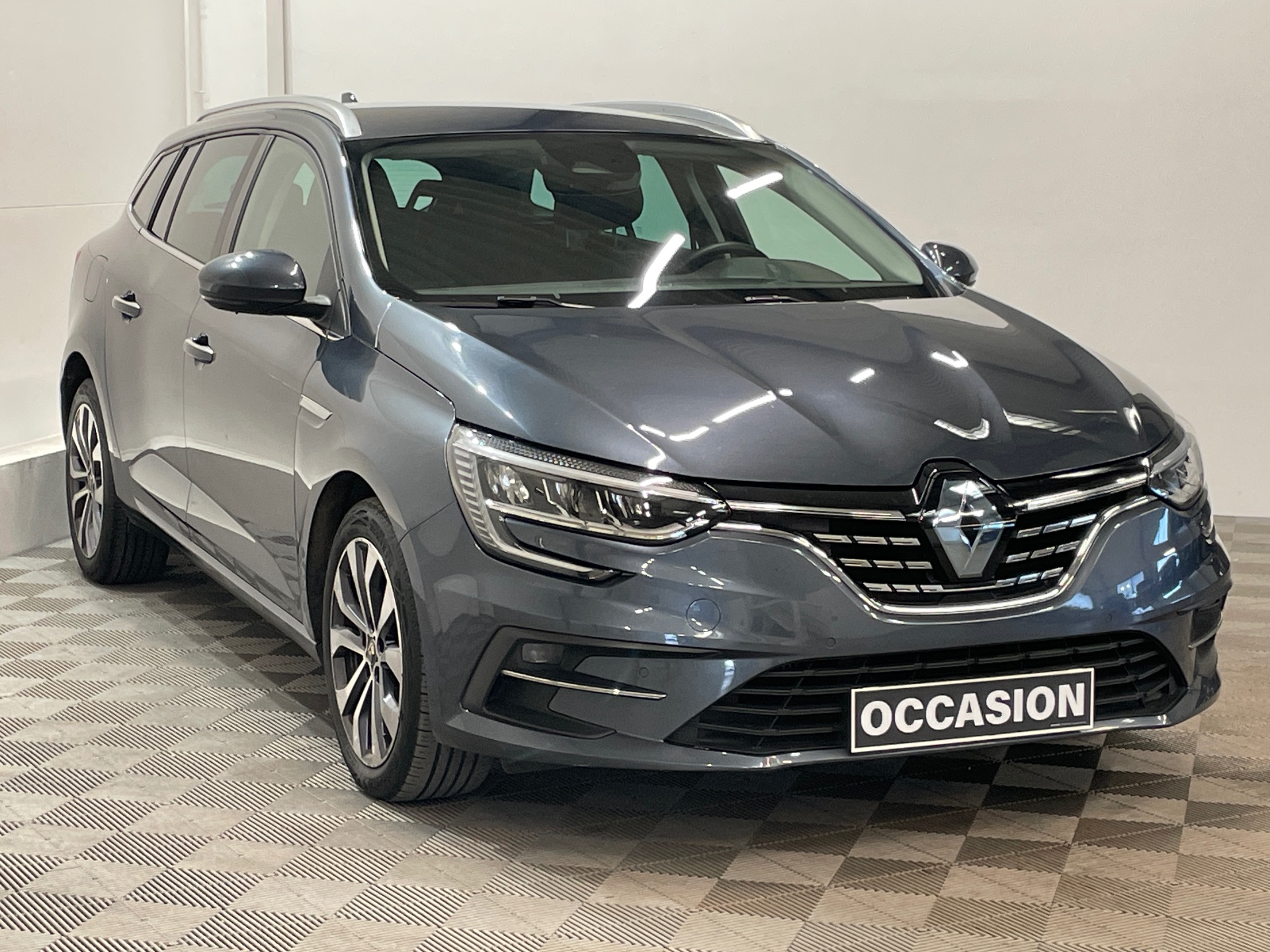RENAULT MEGANE IV ESTATE techno TCe 140 EDC -23