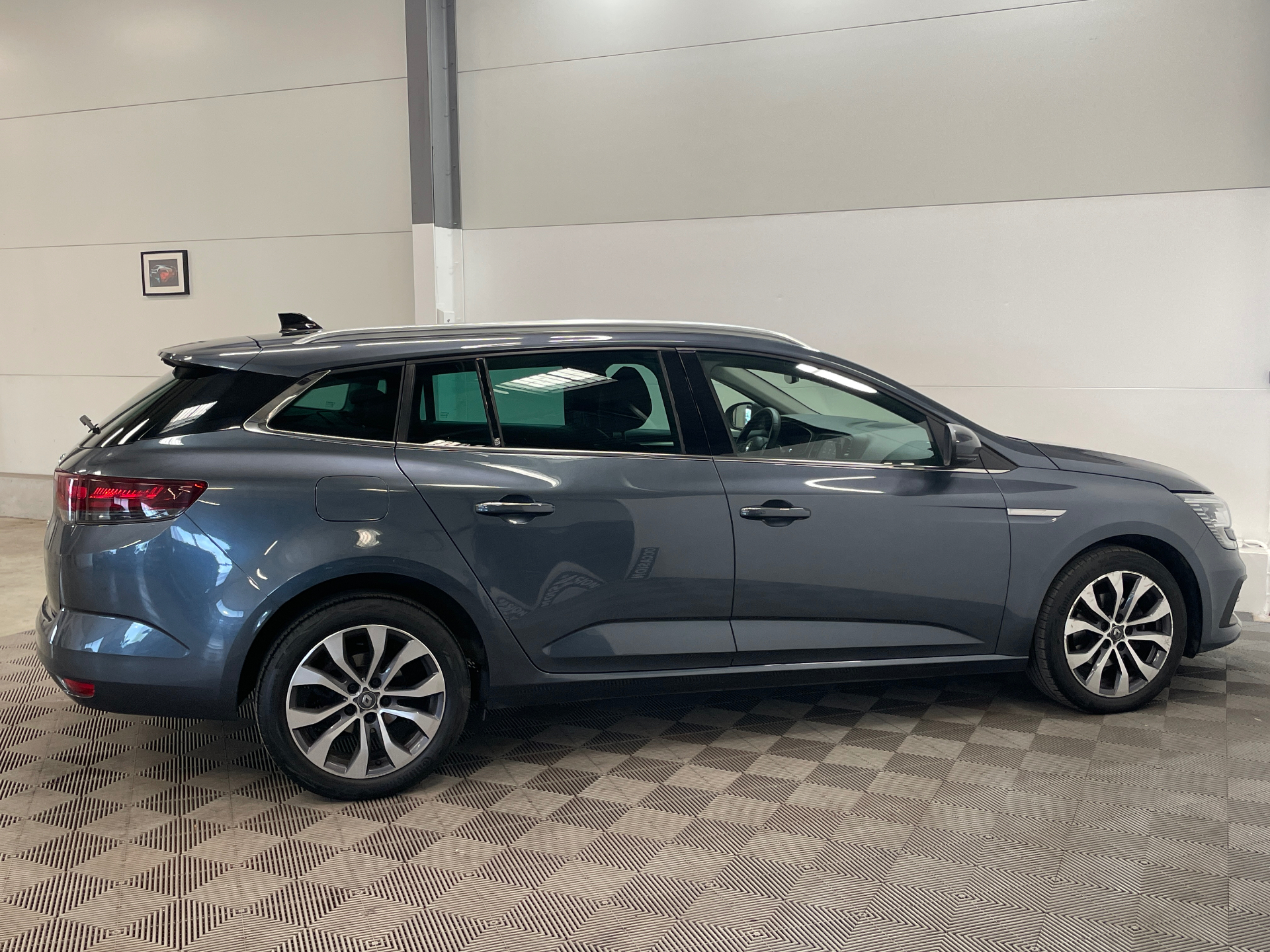 RENAULT MEGANE IV ESTATE techno TCe 140 EDC -23