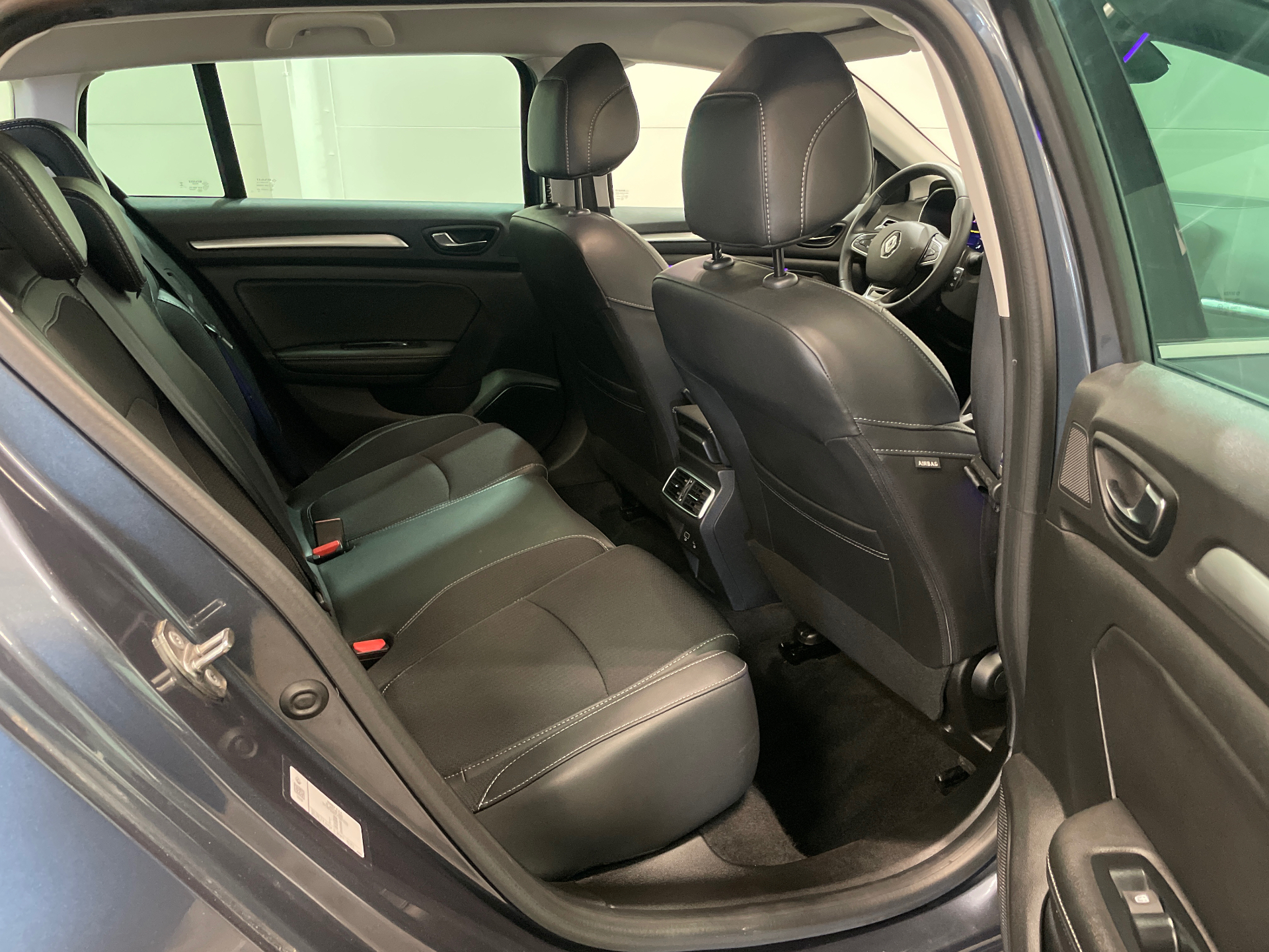 RENAULT MEGANE IV ESTATE techno TCe 140 EDC -23