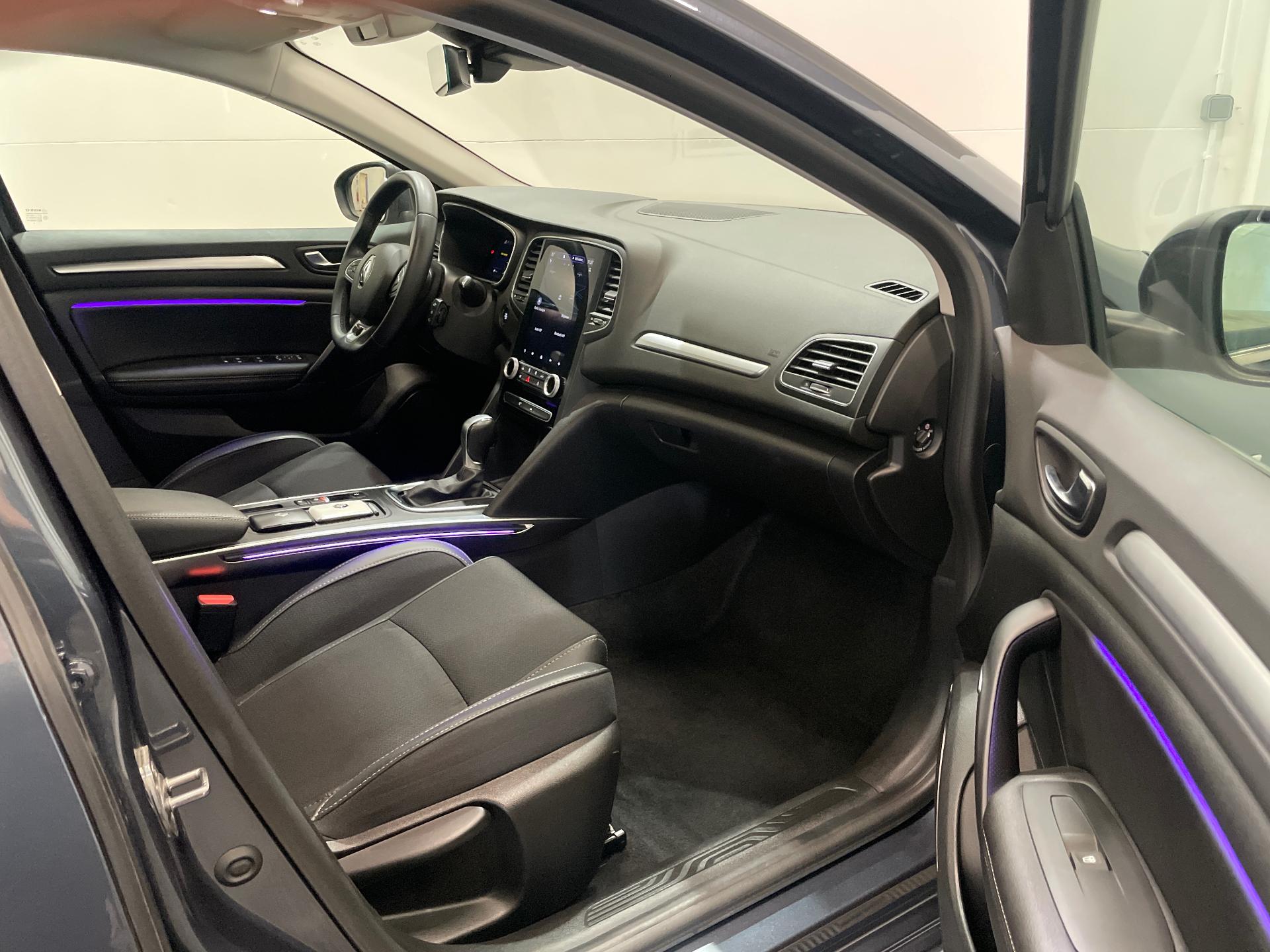 RENAULT MEGANE IV ESTATE techno TCe 140 EDC -23