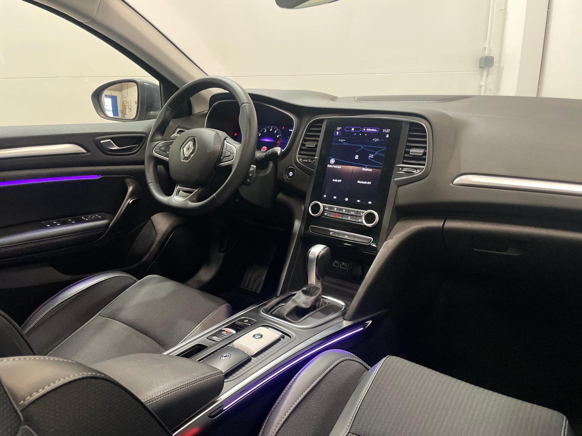 RENAULT MEGANE IV ESTATE techno TCe 140 EDC -23