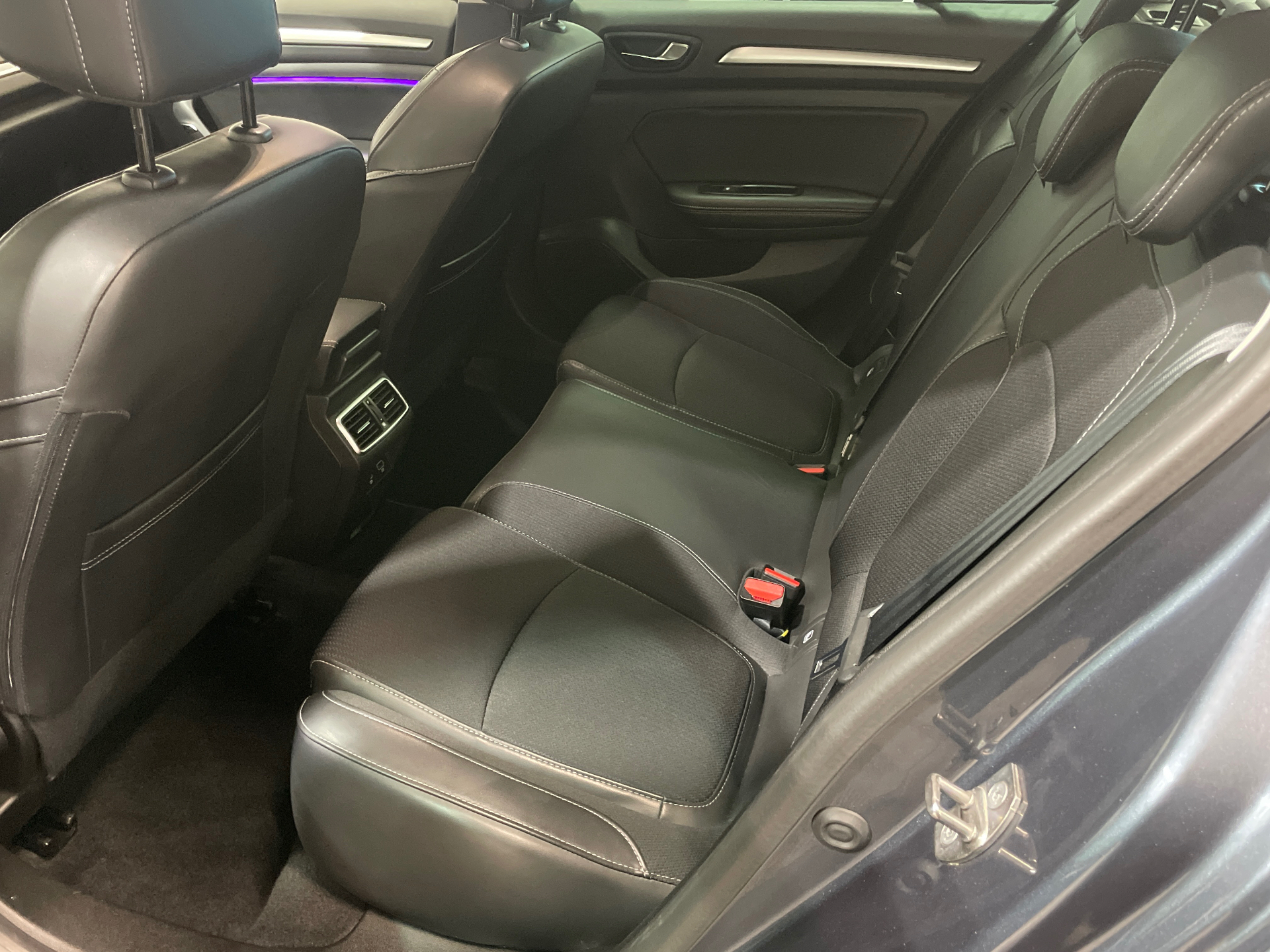 RENAULT MEGANE IV ESTATE techno TCe 140 EDC -23