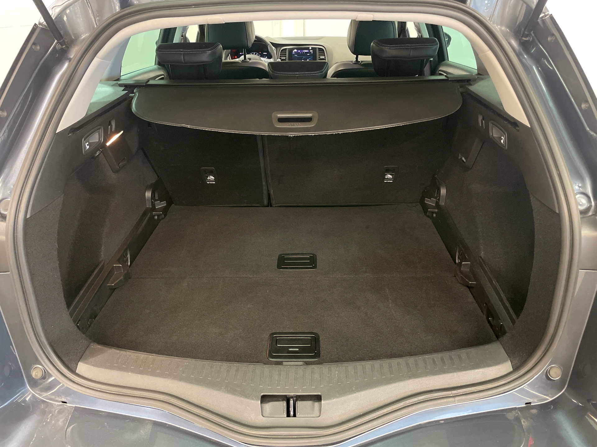 RENAULT MEGANE IV ESTATE techno TCe 140 EDC -23
