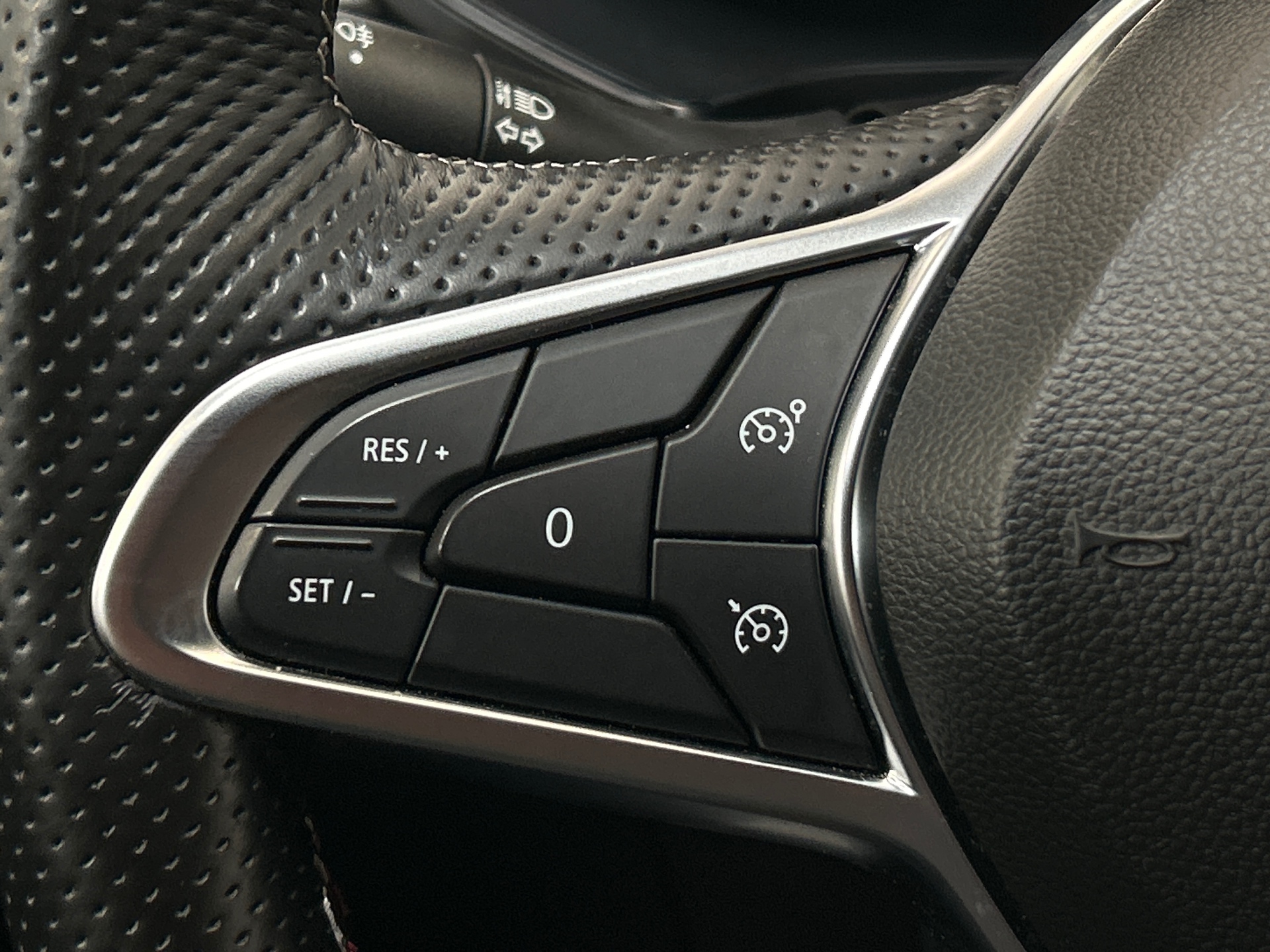 RENAULT CAPTUR R.S. line mild hybrid 140