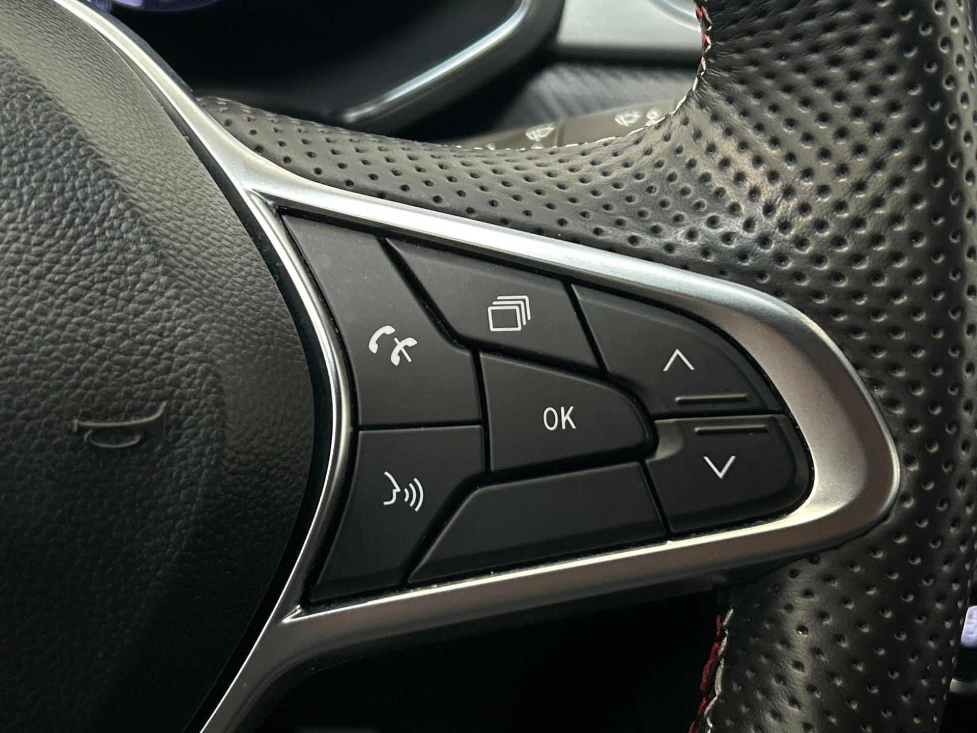 RENAULT CAPTUR R.S. line mild hybrid 140
