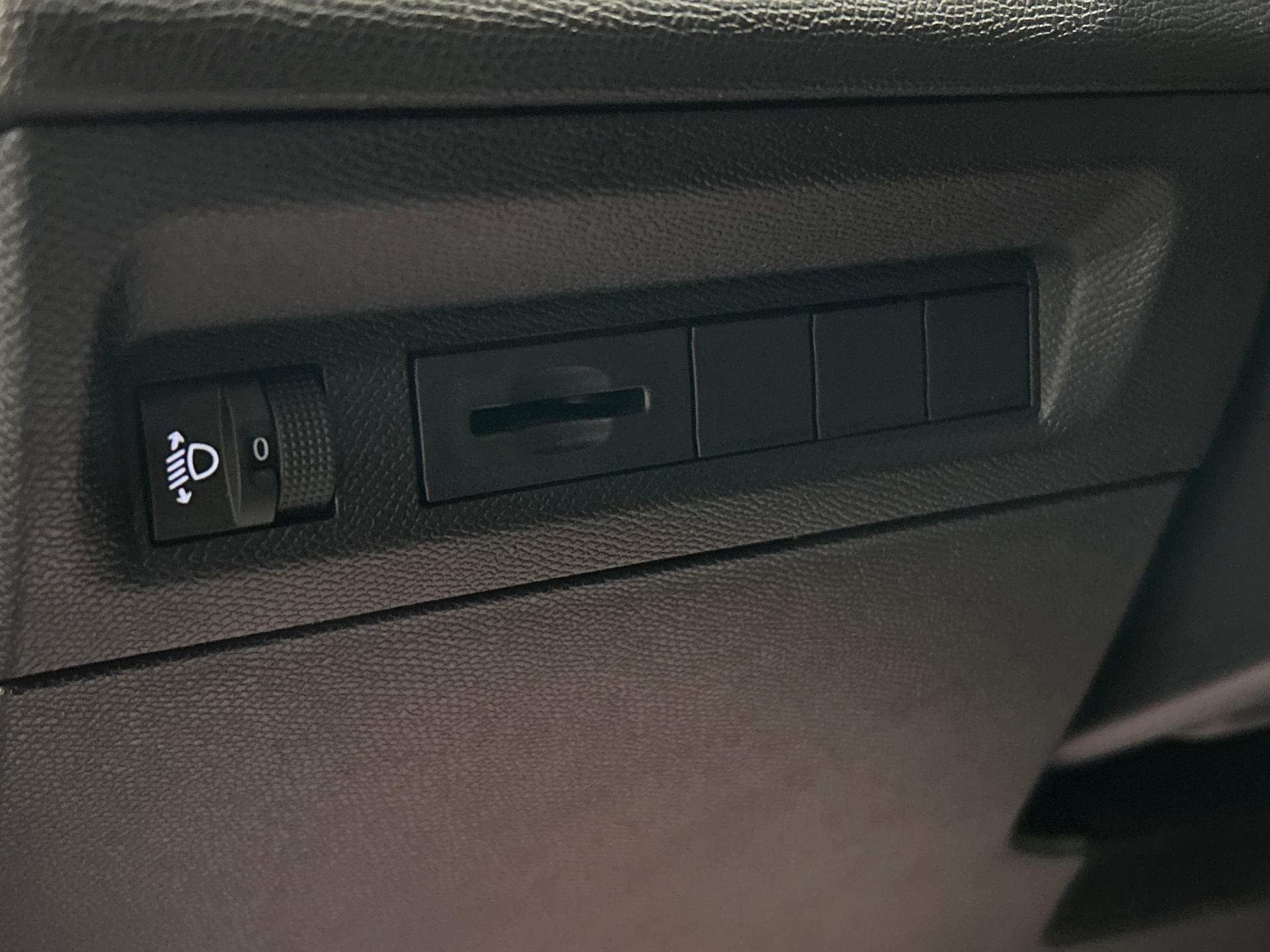 PEUGEOT 408 Hybrid 136 e-DCS6 Allure