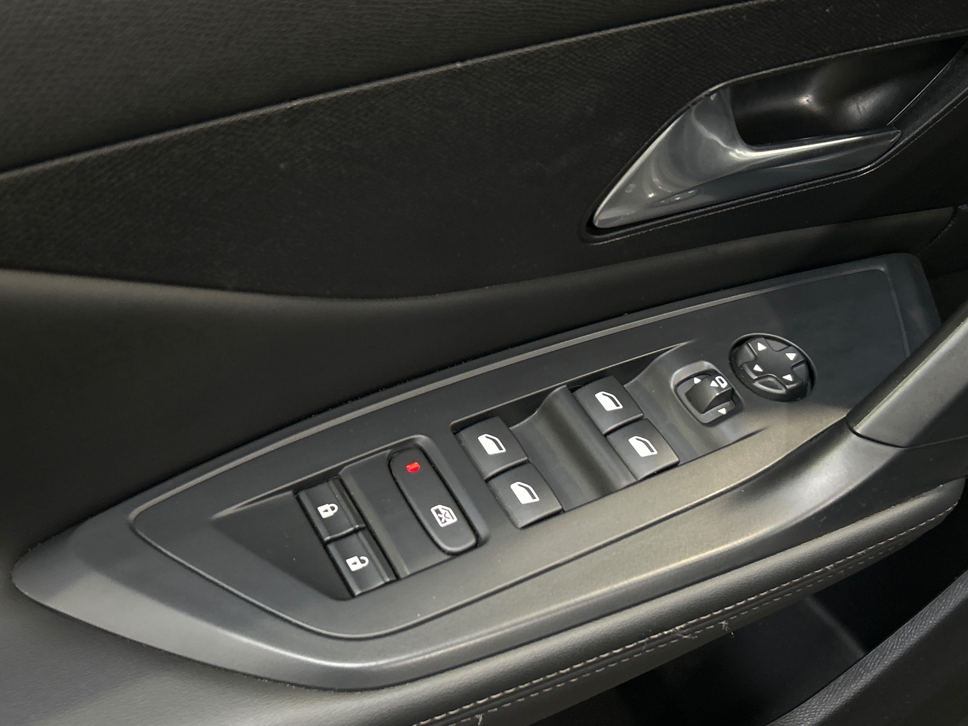 PEUGEOT 408 Hybrid 136 e-DCS6 Allure