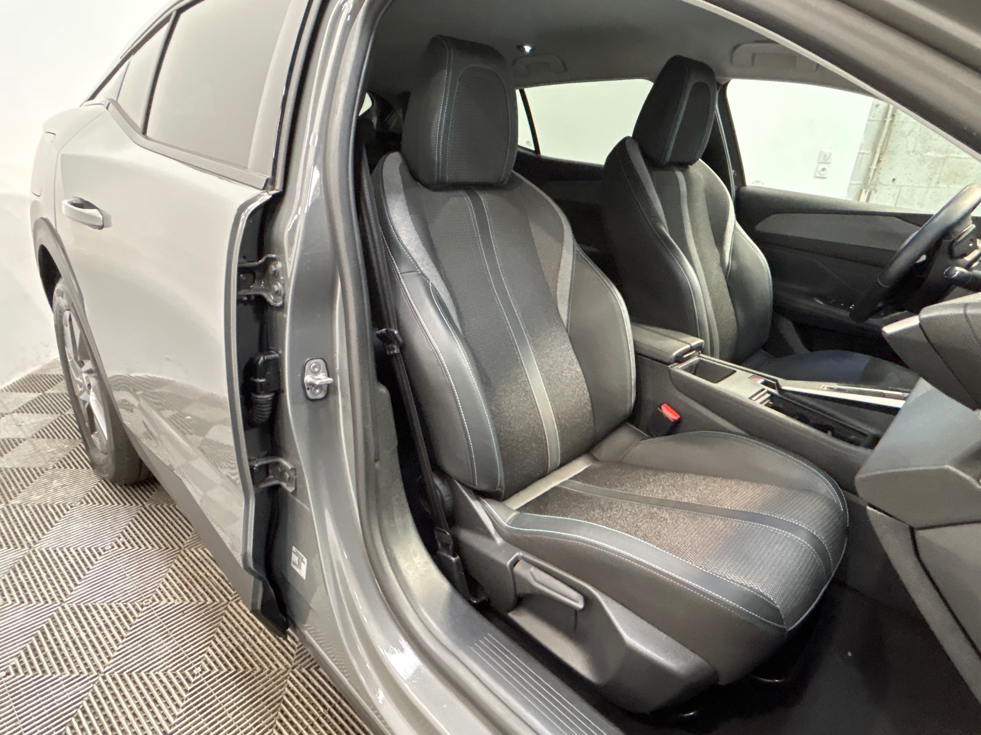 PEUGEOT 408 Hybrid 136 e-DCS6 Allure