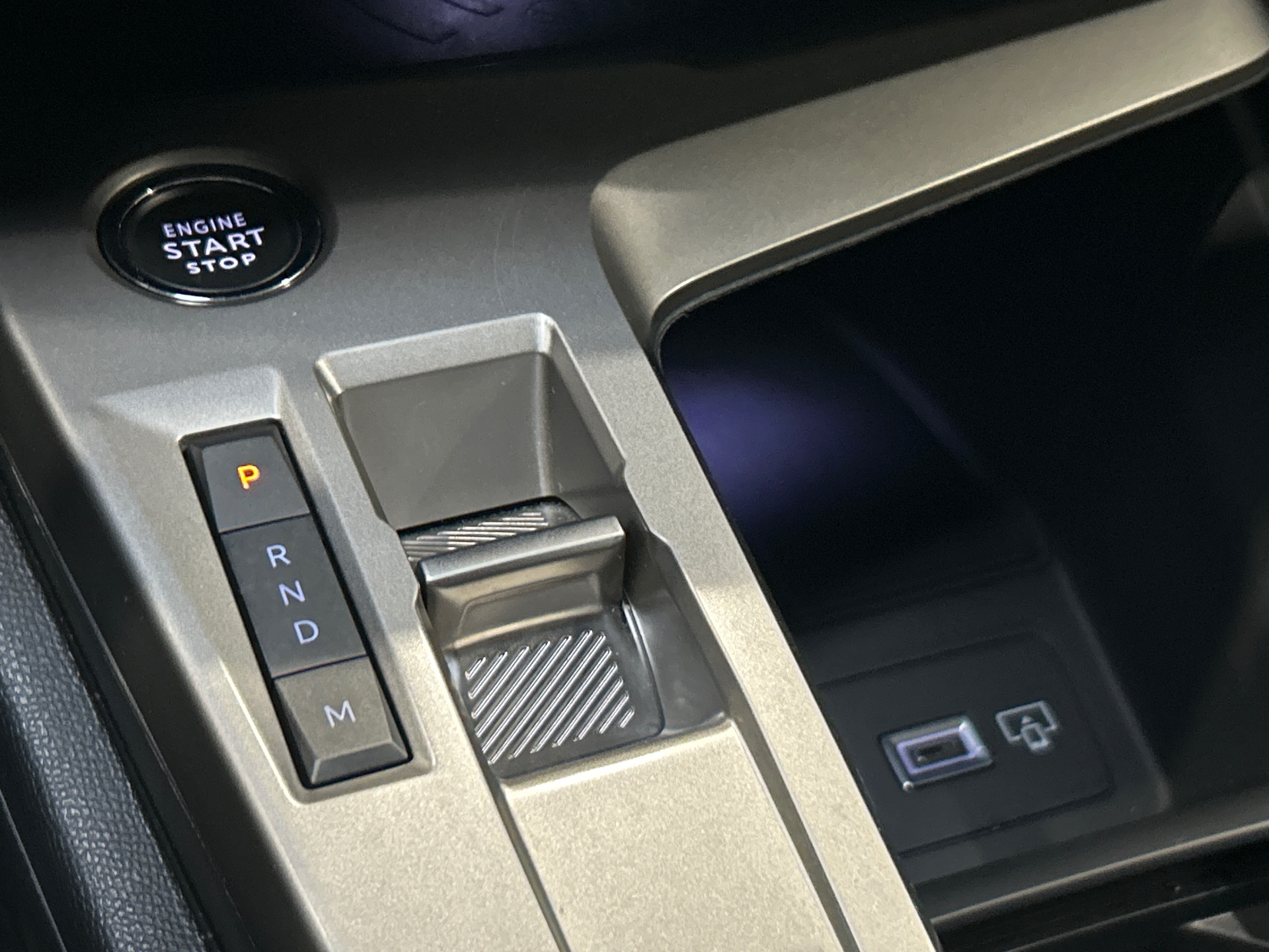 PEUGEOT 408 Hybrid 136 e-DCS6 Allure