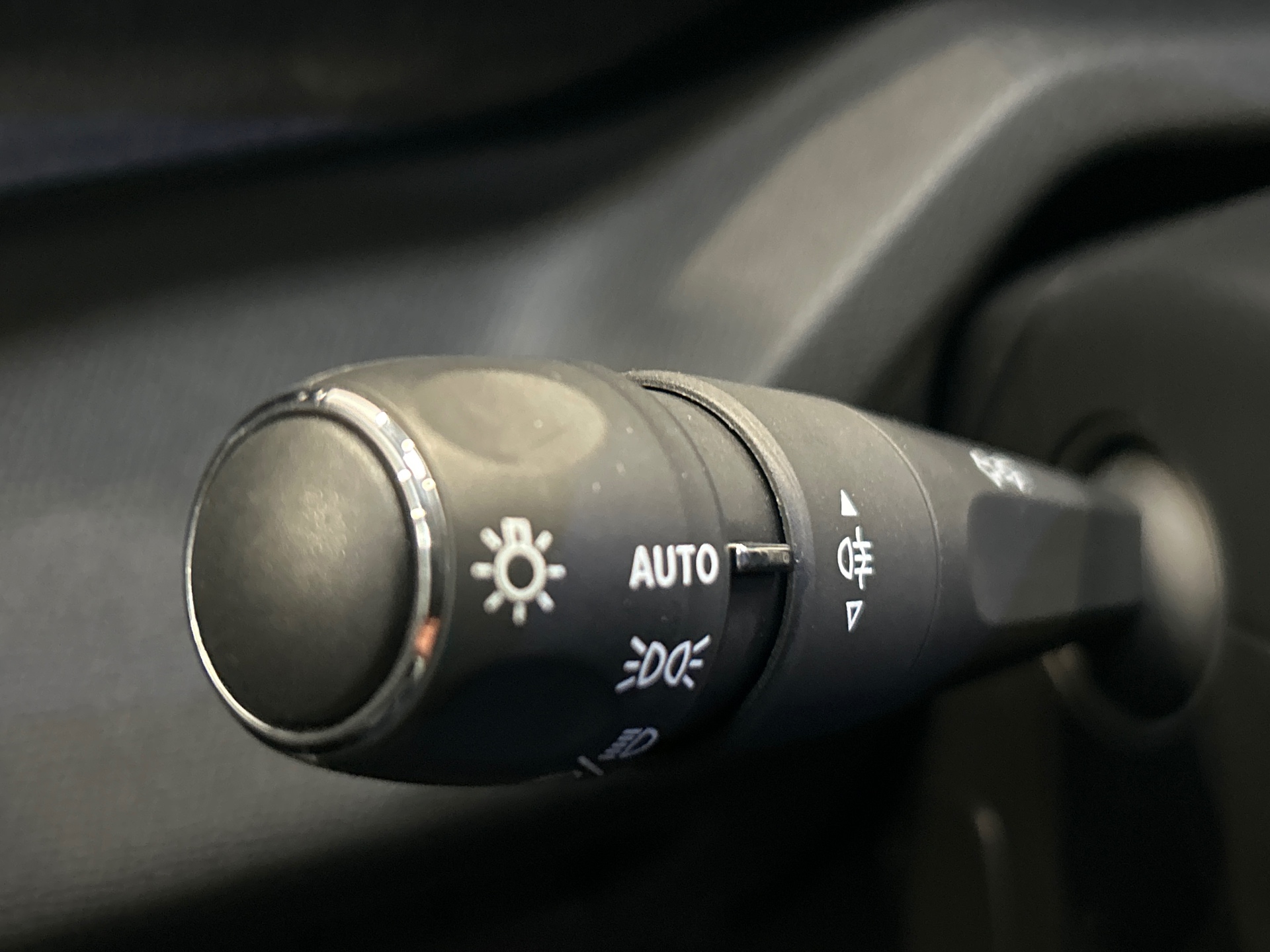 PEUGEOT 408 Hybrid 136 e-DCS6 Allure