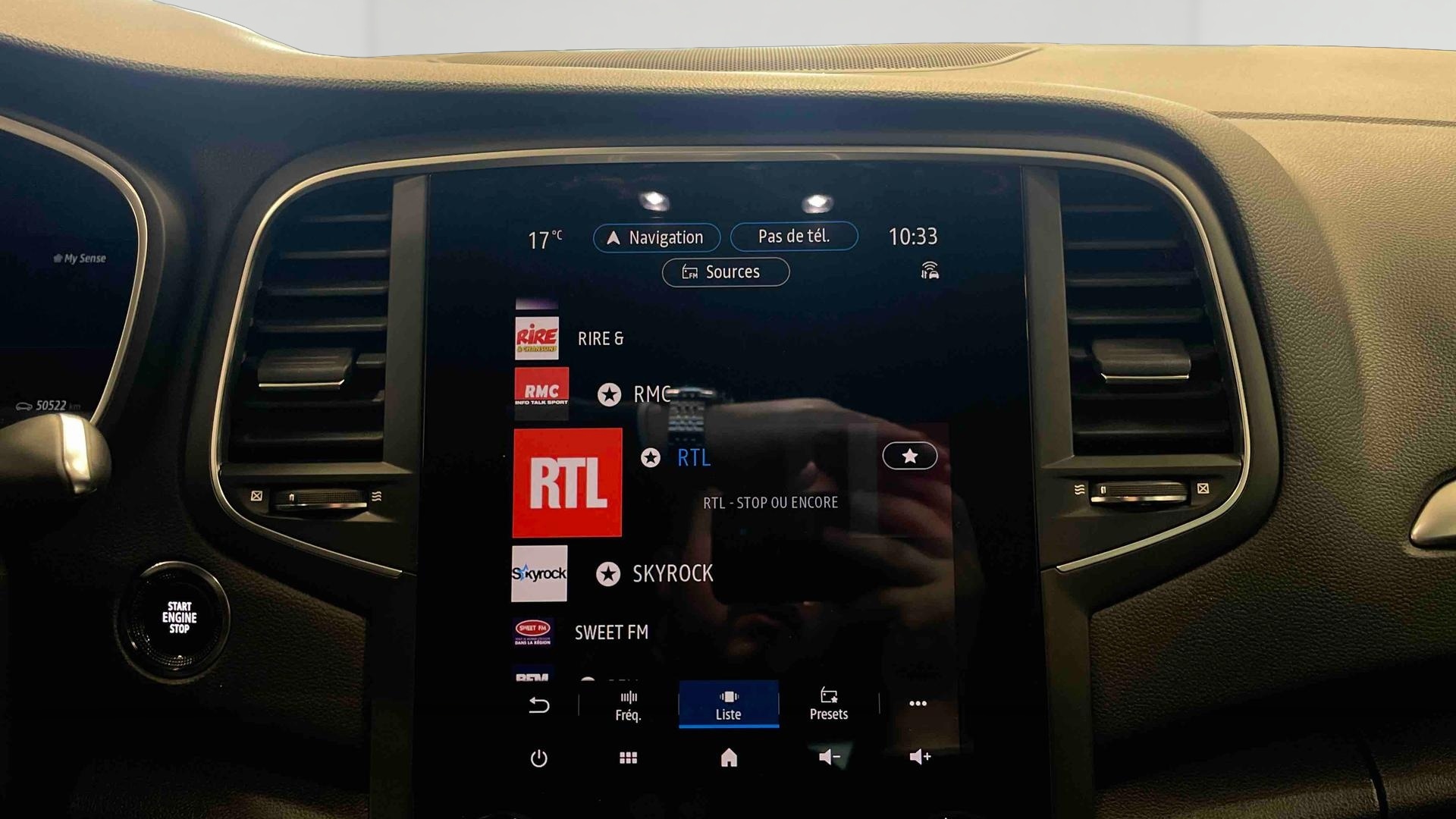 RENAULT MEGANE IV ESTATE techno TCe 140 EDC -23