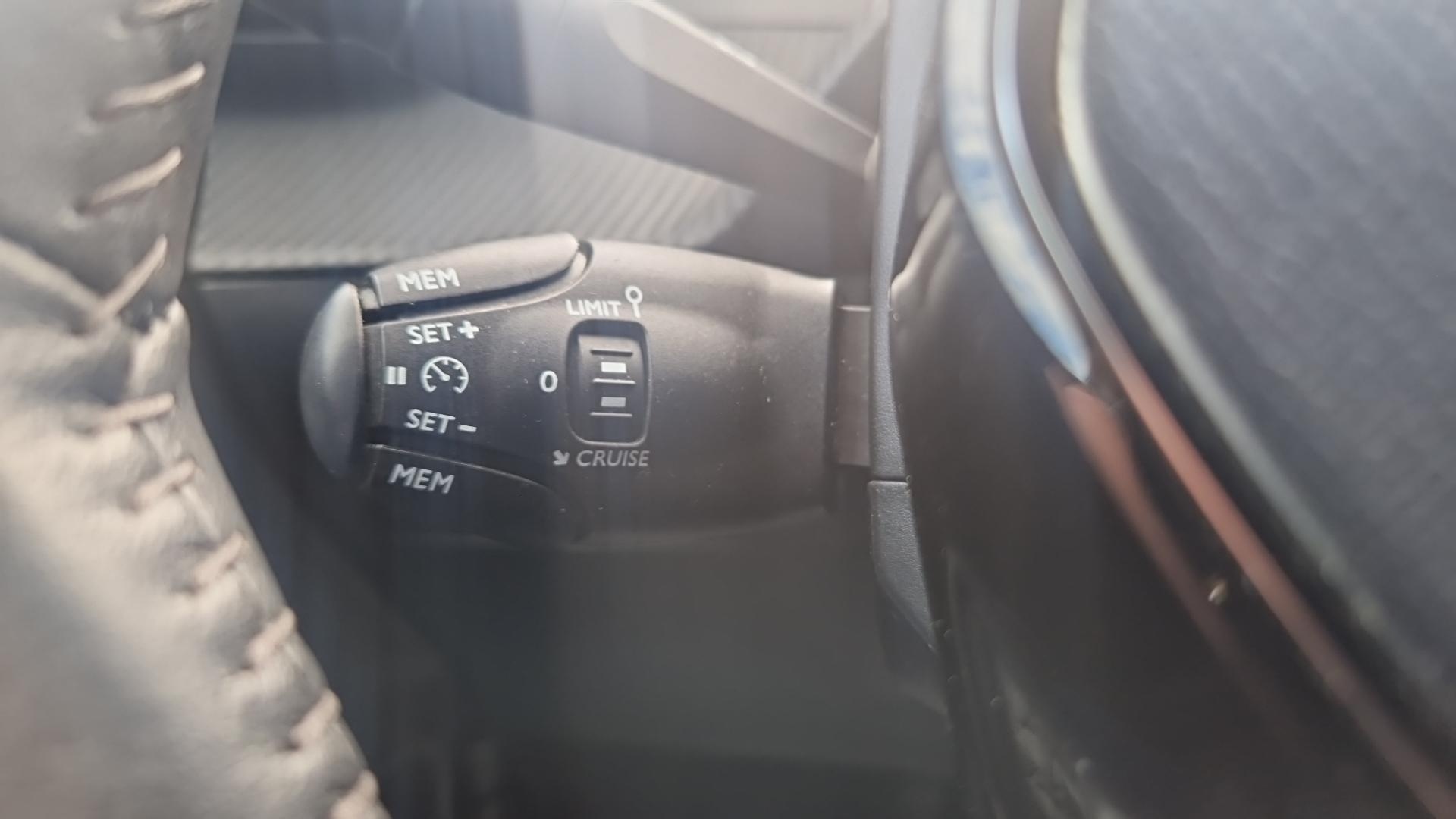 PEUGEOT 2008 STYLE PURETECH 100 S&S BVM6