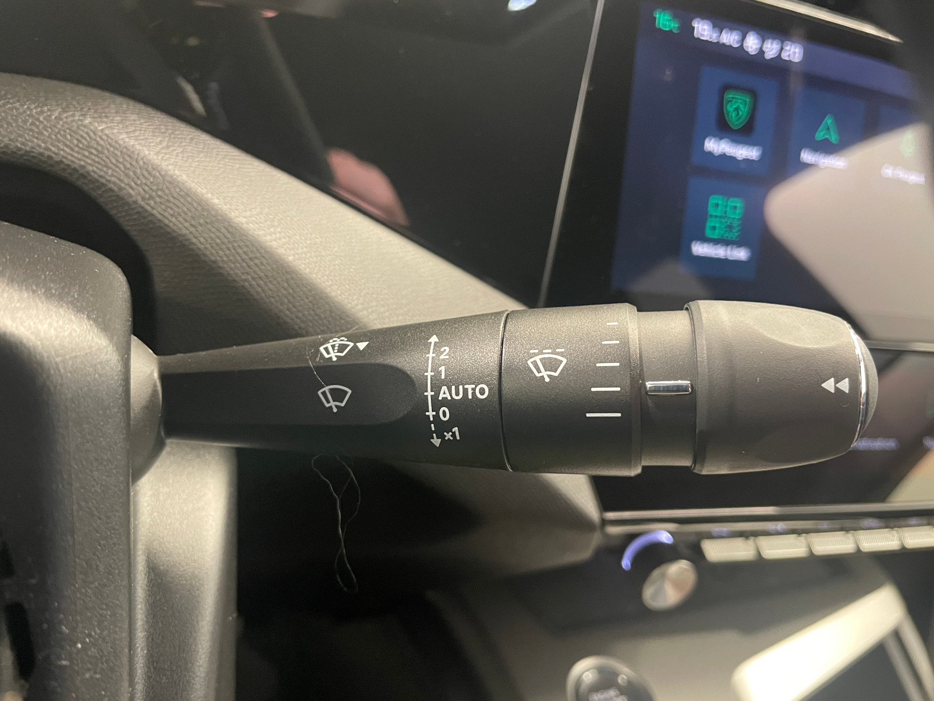 PEUGEOT 408 ALLURE HYBRID 136 E-DCS6