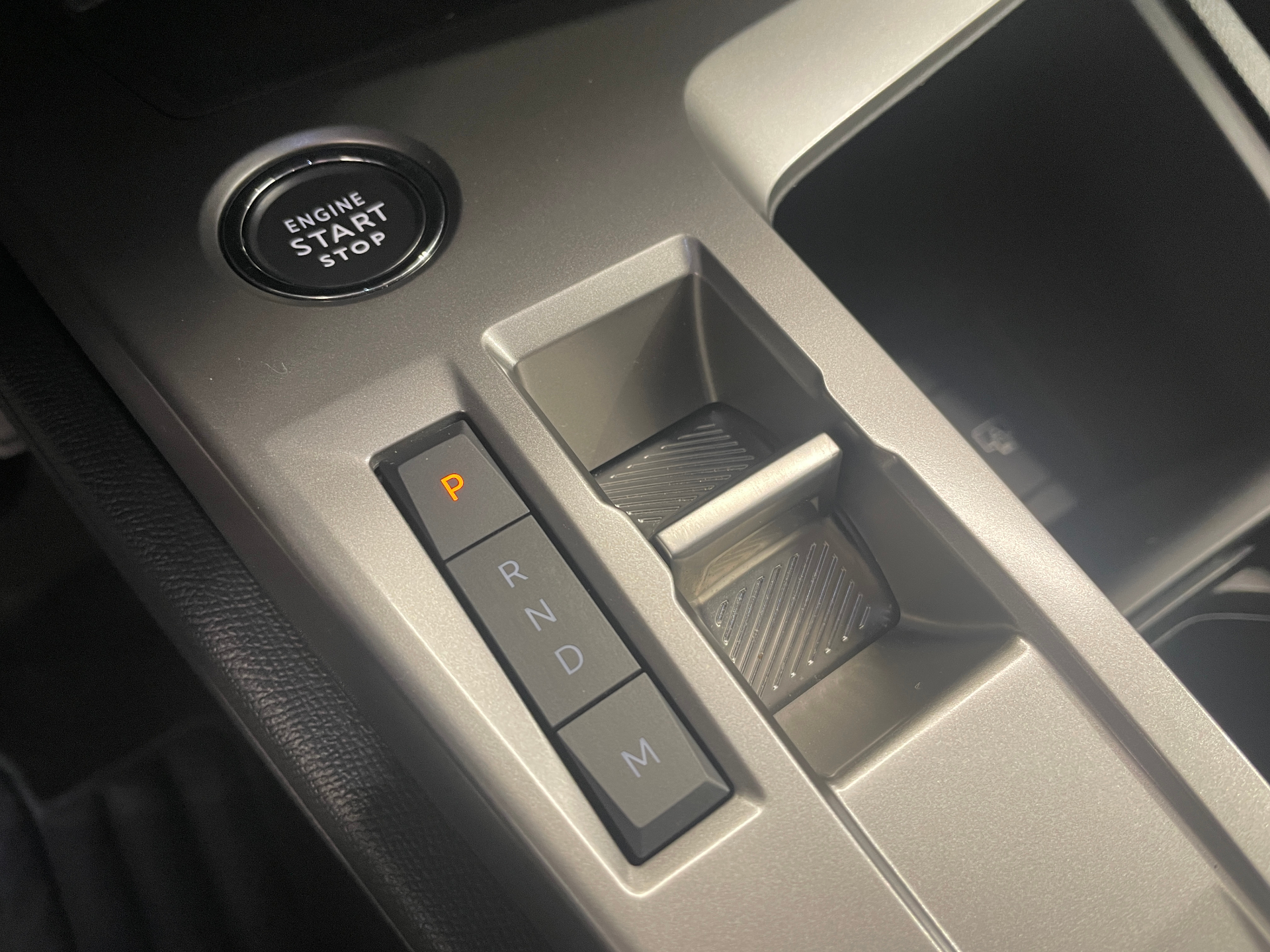 PEUGEOT 408 ALLURE HYBRID 136 E-DCS6