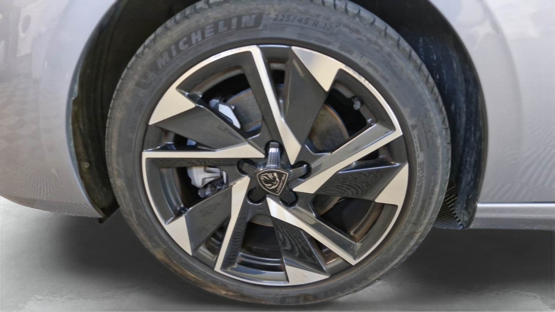 PEUGEOT 308 ALLURE HYBRID 136 E-DCS6