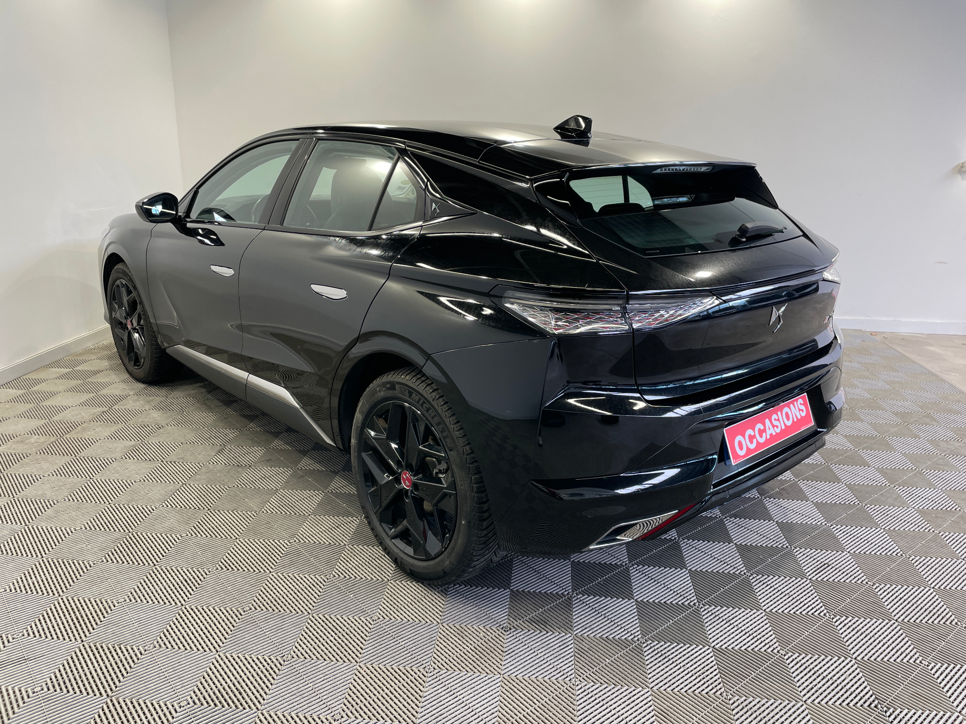 DS DS 4 BlueHDi 130 EAT8 Performance Line