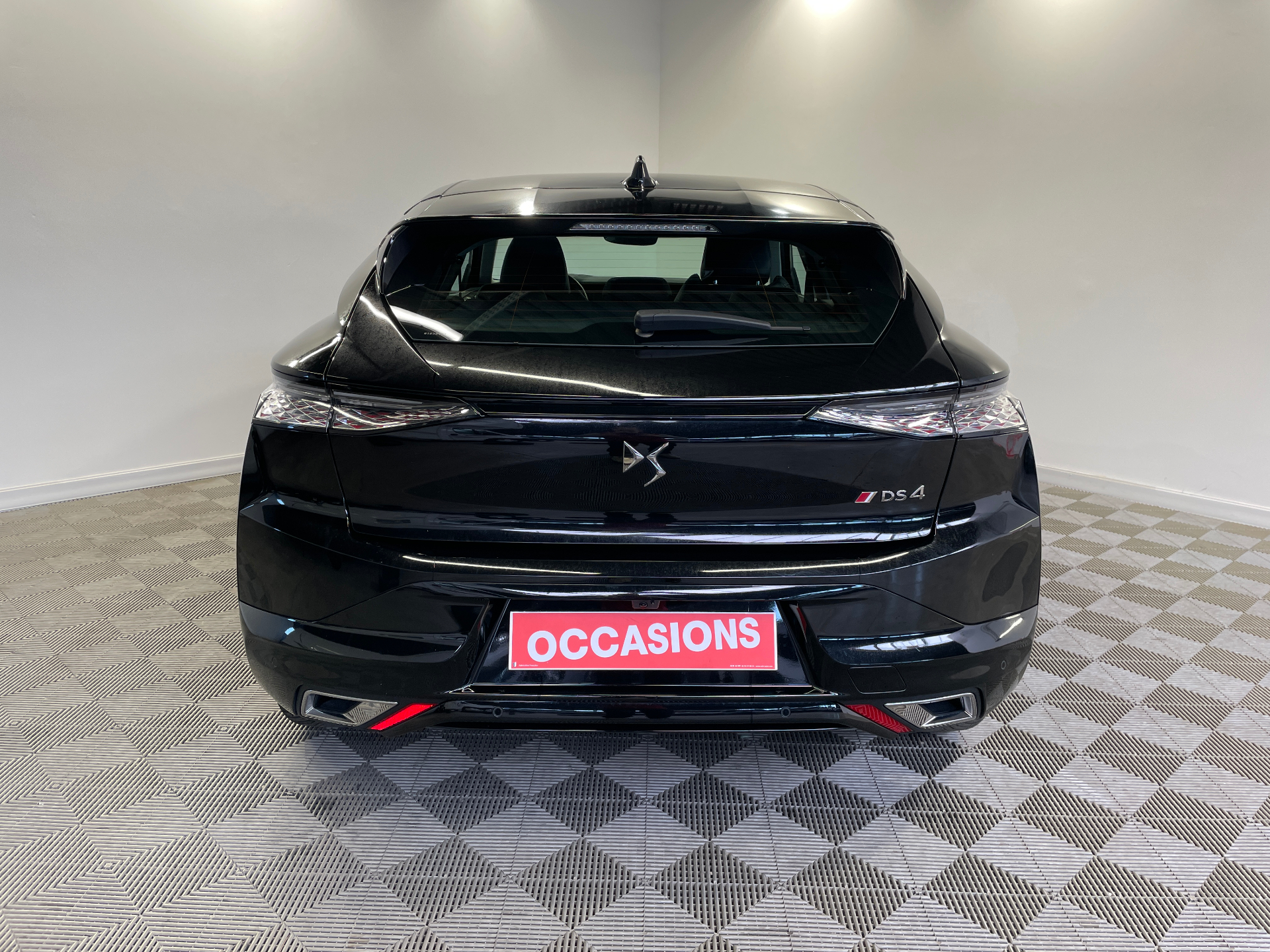 DS DS 4 BlueHDi 130 EAT8 Performance Line