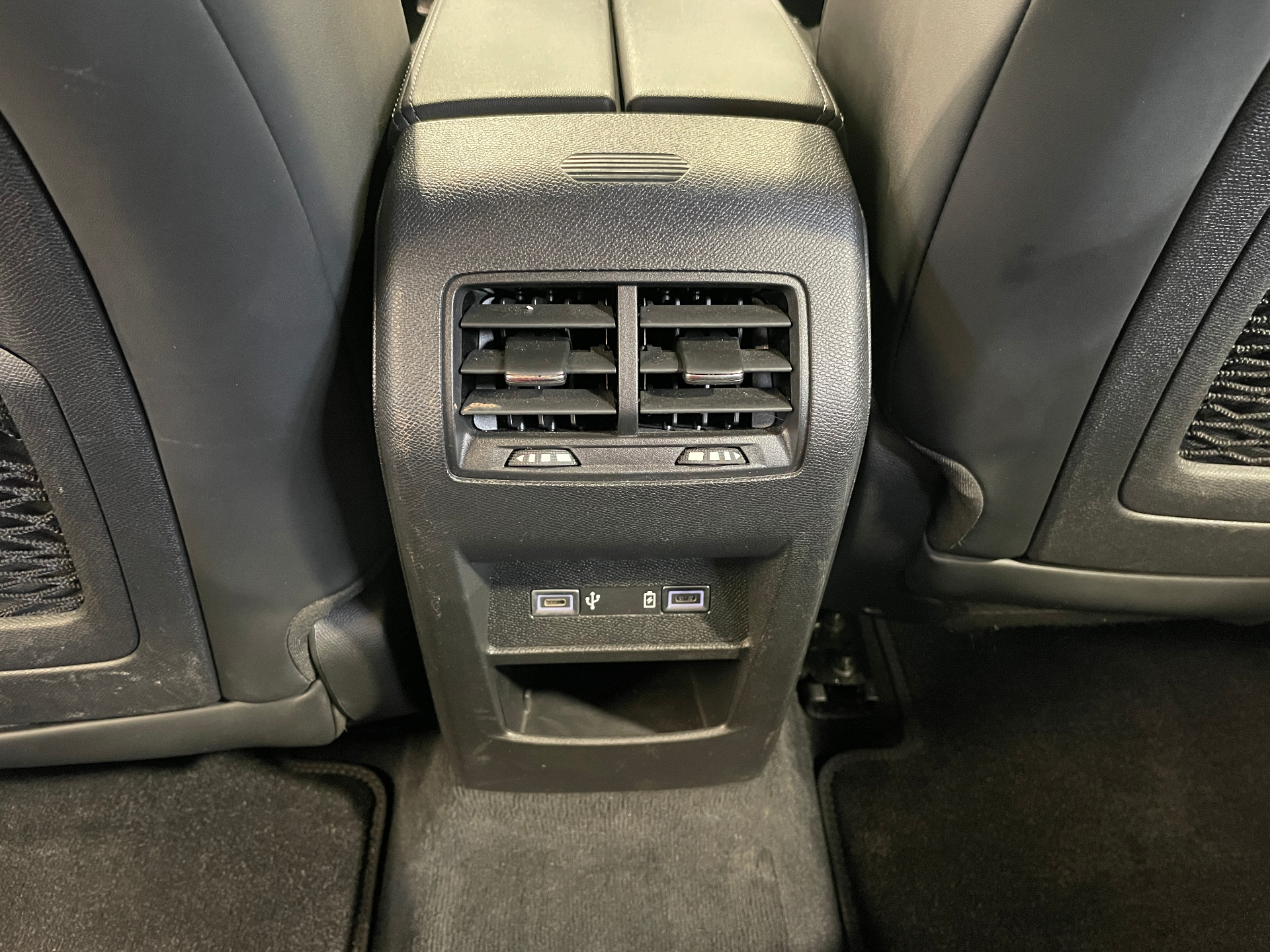 DS DS 4 BlueHDi 130 EAT8 Performance Line