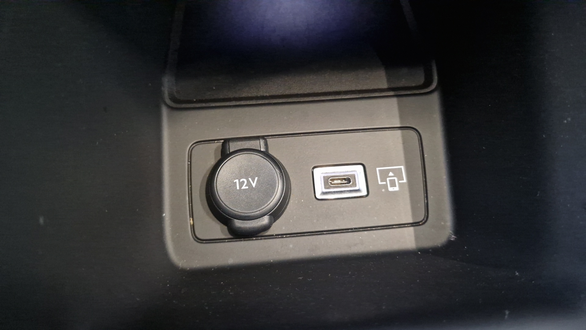 PEUGEOT 308 ALLURE HYBRID 136 E-DCS6