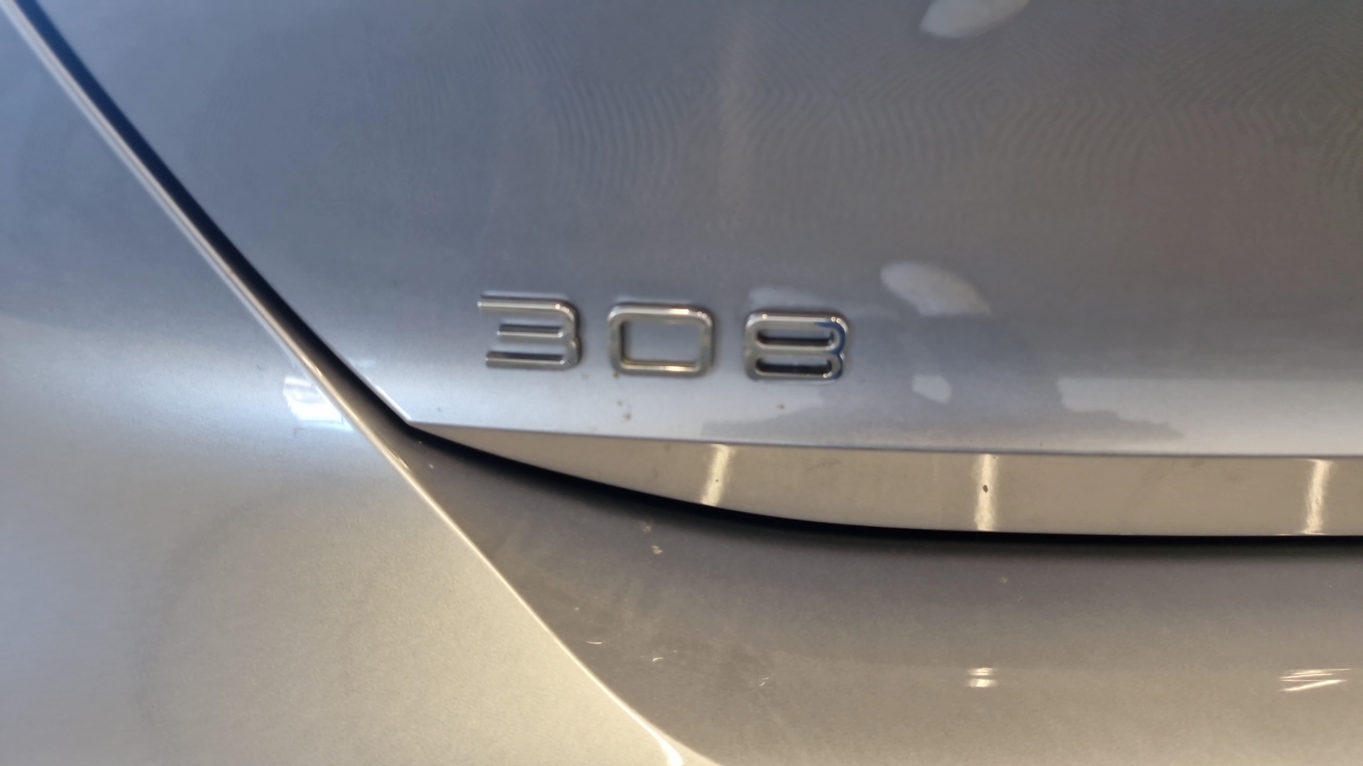 PEUGEOT 308 ALLURE HYBRID 136 E-DCS6