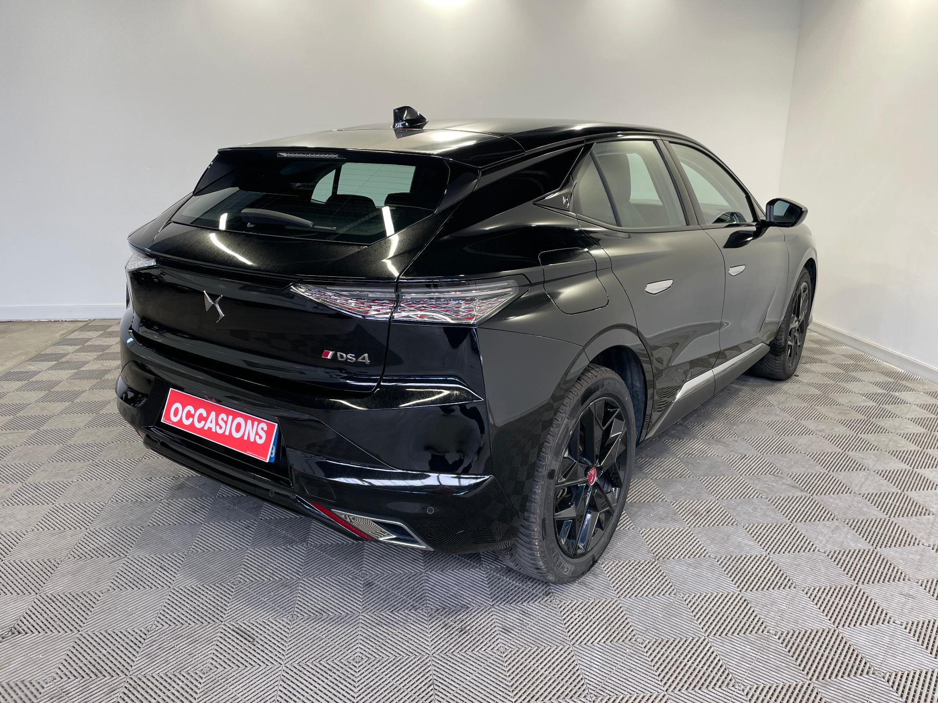 DS DS 4 BlueHDi 130 EAT8 Performance Line