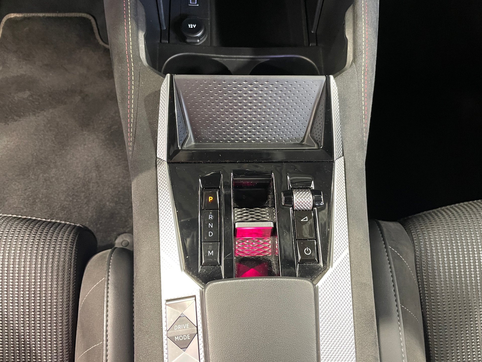 DS DS 4 BlueHDi 130 EAT8 Performance Line