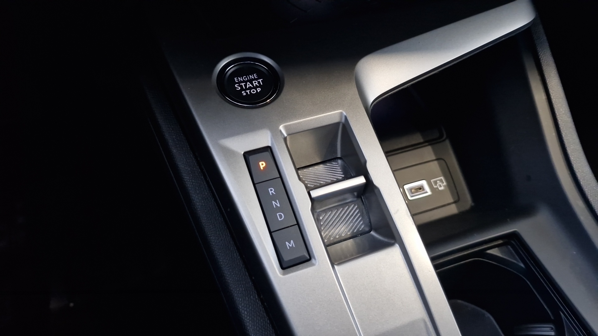 PEUGEOT 308 ALLURE HYBRID 136 E-DCS6