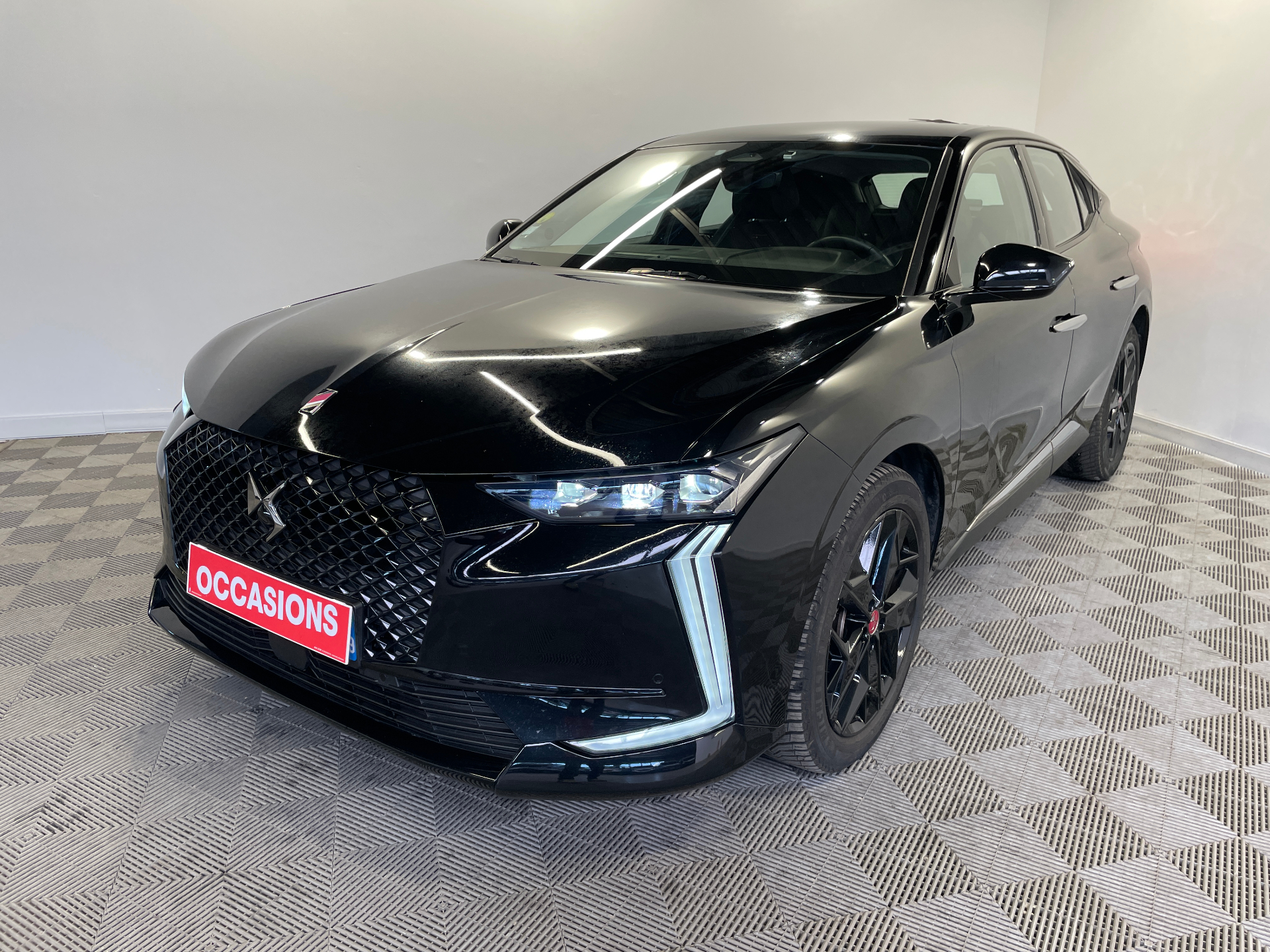 DS DS 4 BlueHDi 130 EAT8 Performance Line