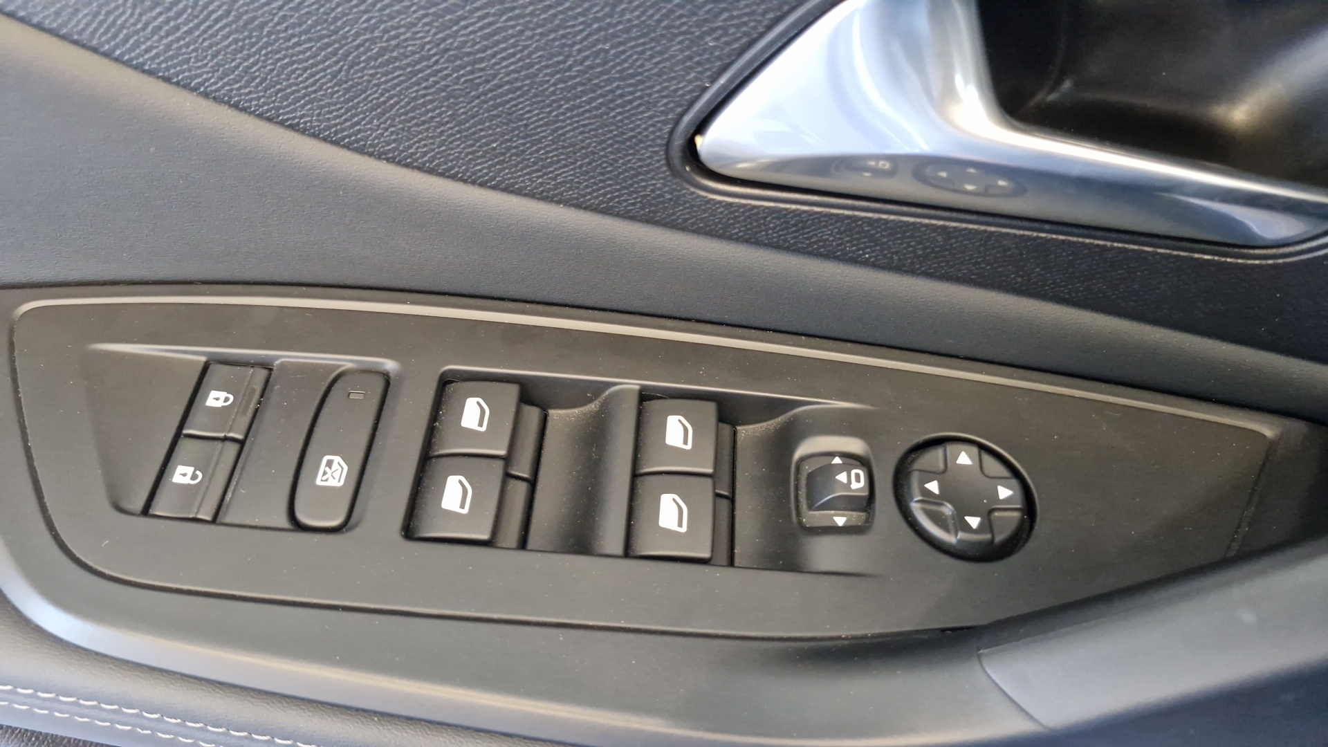 PEUGEOT 308 ALLURE HYBRID 136 E-DCS6