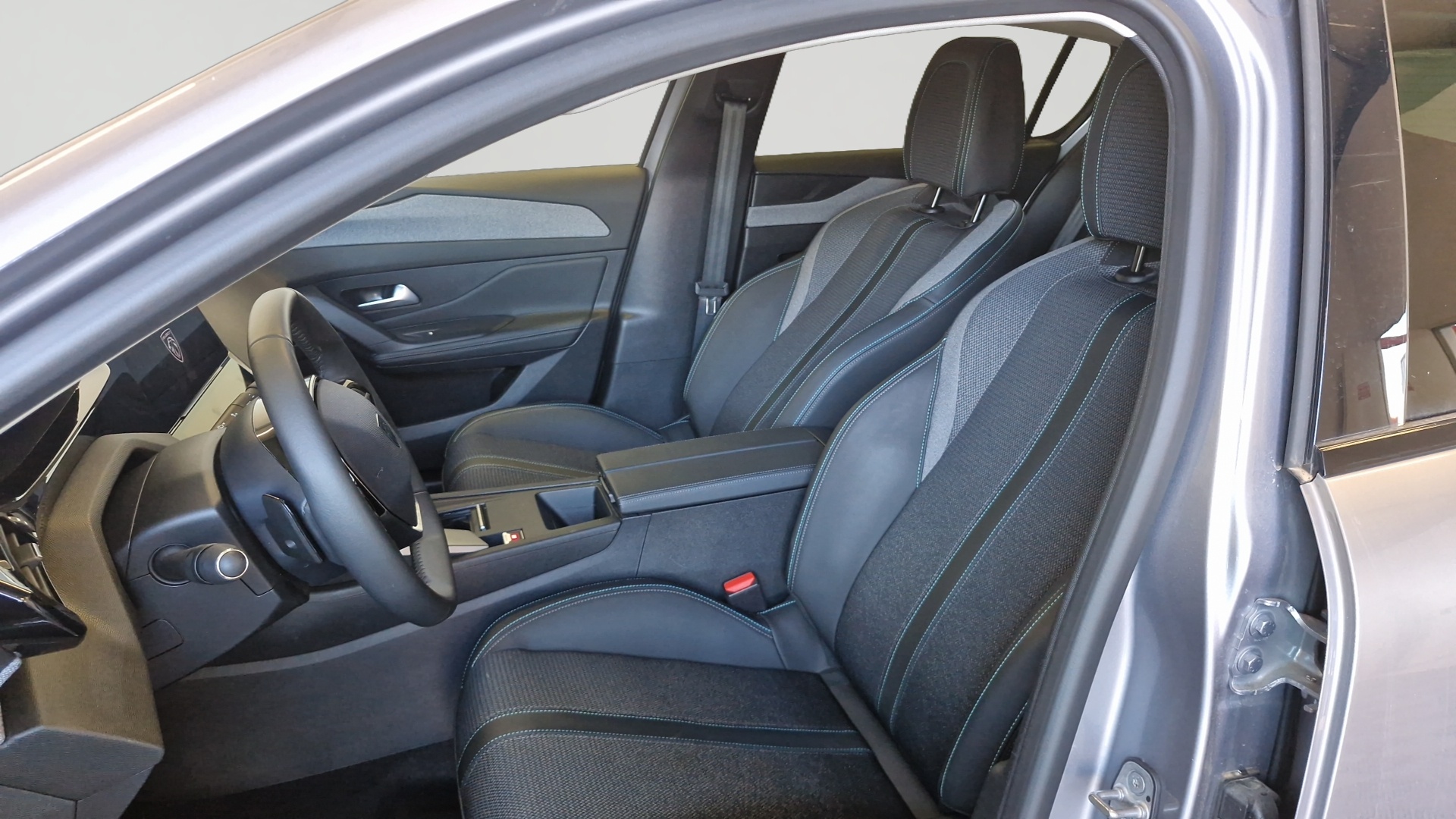 PEUGEOT 308 ALLURE HYBRID 136 E-DCS6