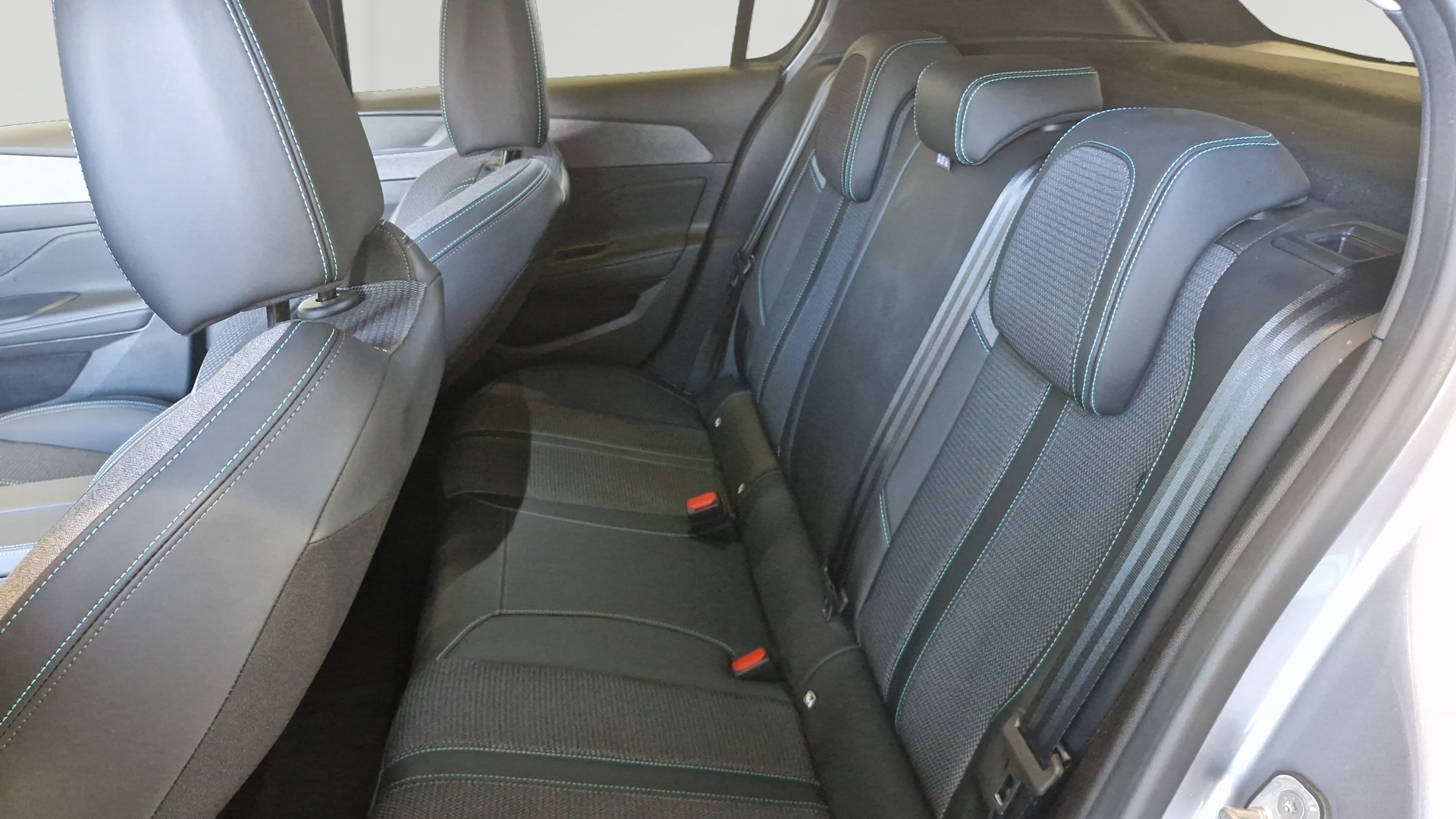 PEUGEOT 308 ALLURE HYBRID 136 E-DCS6