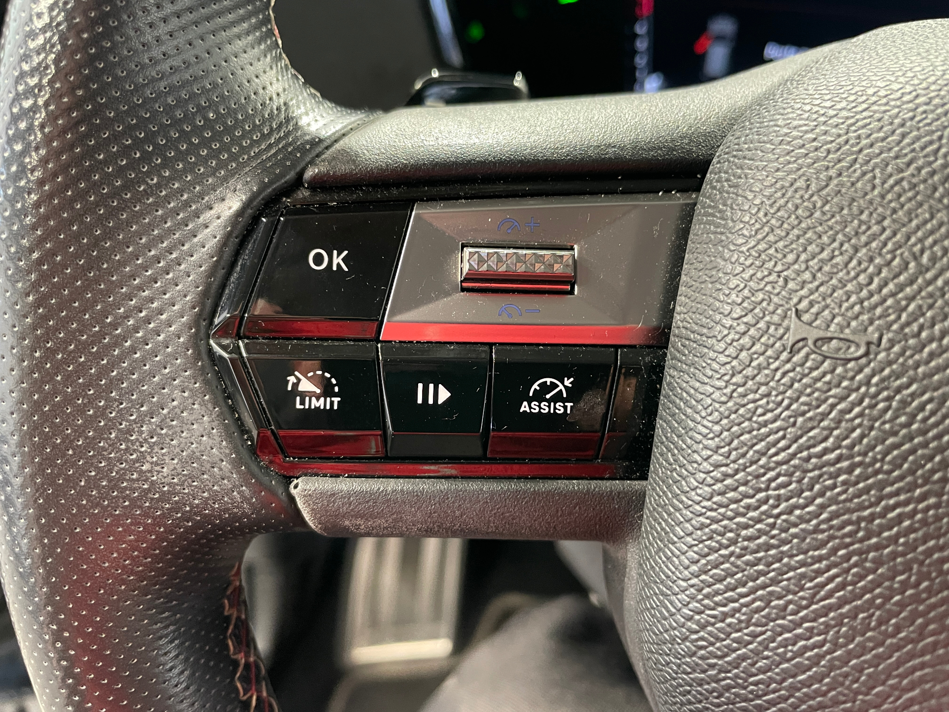 DS DS 4 BlueHDi 130 EAT8 Performance Line