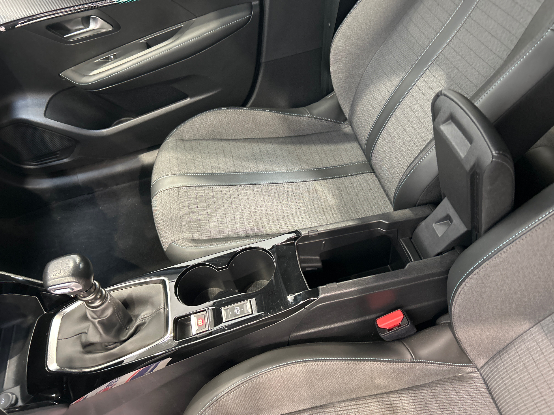 PEUGEOT 208 PureTech 100 S&S BVM6 Allure Pack