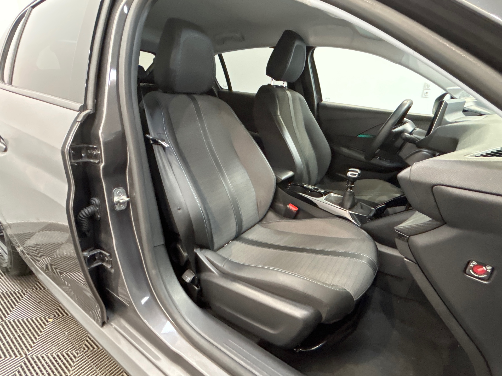 PEUGEOT 208 PureTech 100 S&S BVM6 Allure Pack