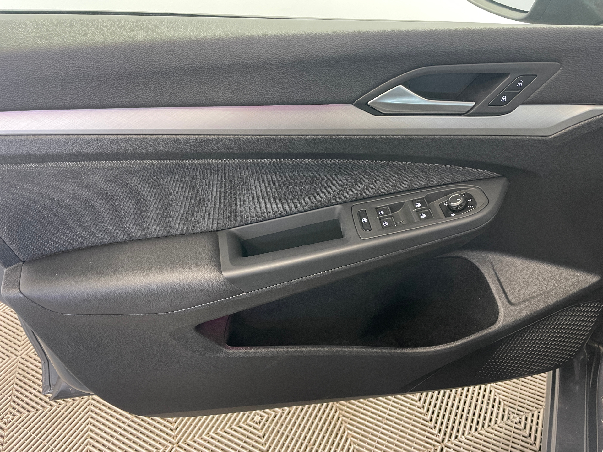 VOLKSWAGEN GOLF 1.0 eTSI OPF 110 DSG7 Life Plus