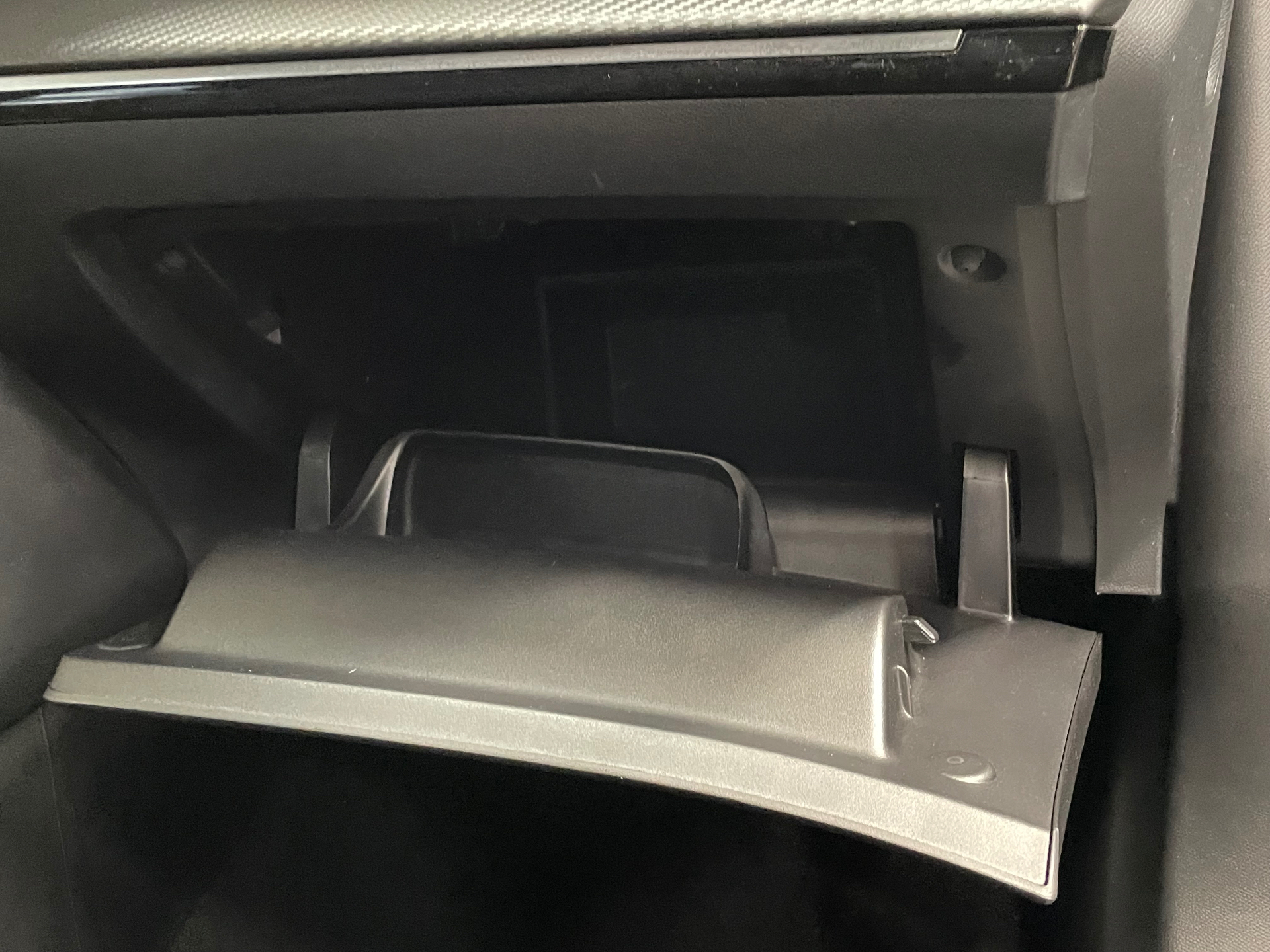 PEUGEOT 2008 Hybrid 145 e-DCS6 Style
