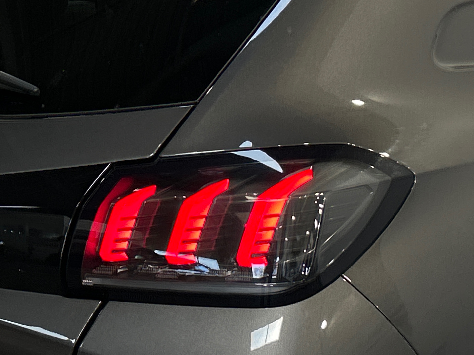 PEUGEOT 208 PureTech 100 S&S BVM6 Allure Pack