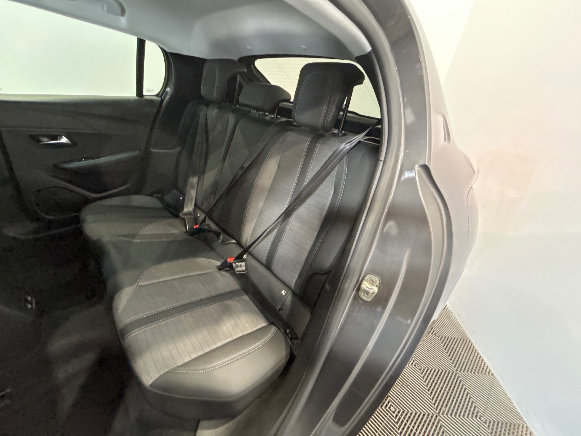 PEUGEOT 208 PureTech 100 S&S BVM6 Allure Pack
