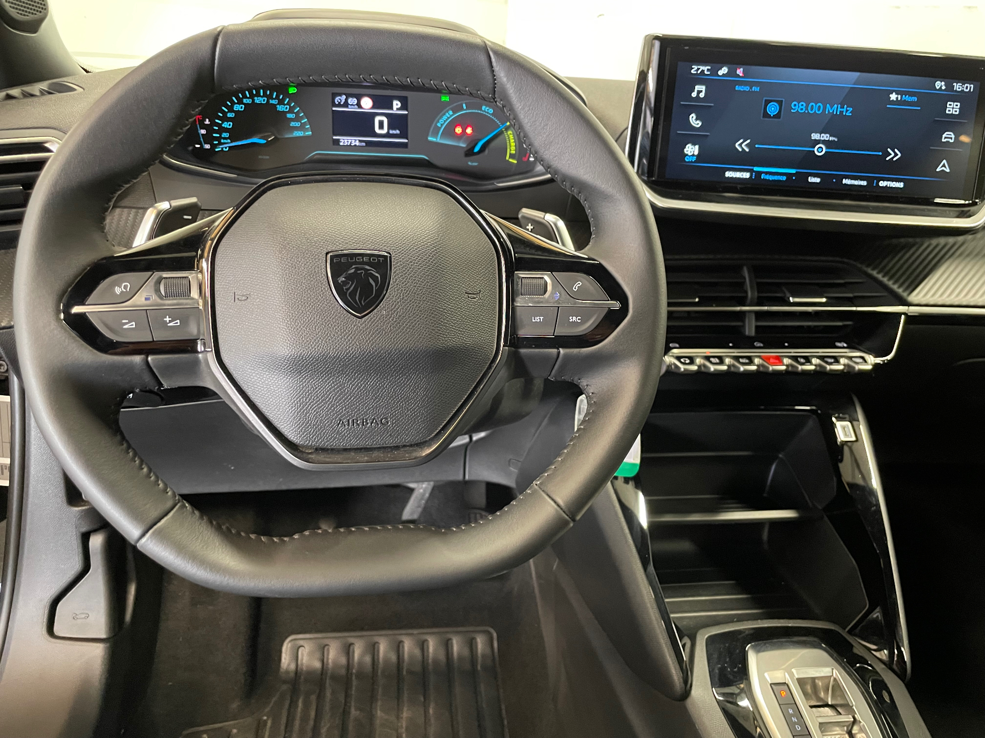 PEUGEOT 2008 Hybrid 145 e-DCS6 Style
