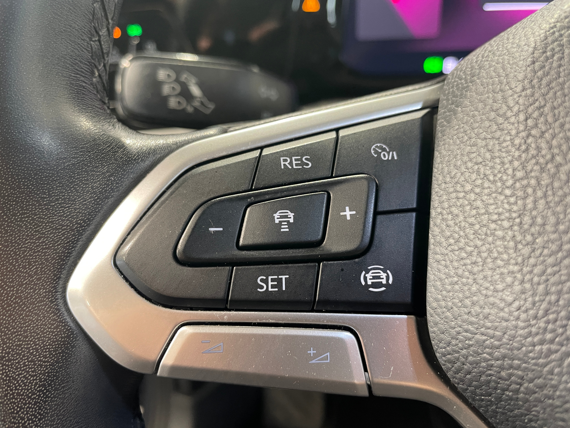 VOLKSWAGEN GOLF 1.0 eTSI OPF 110 DSG7 Life Plus