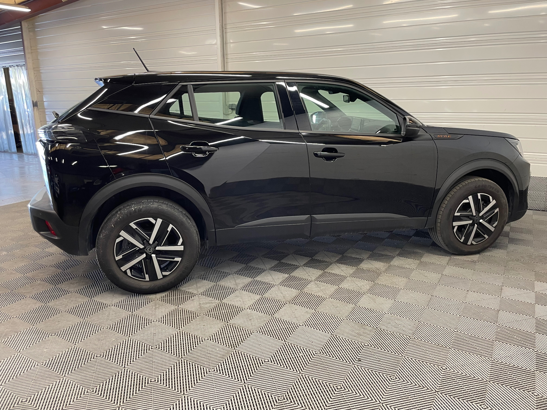 PEUGEOT 2008 Hybrid 145 e-DCS6 Style