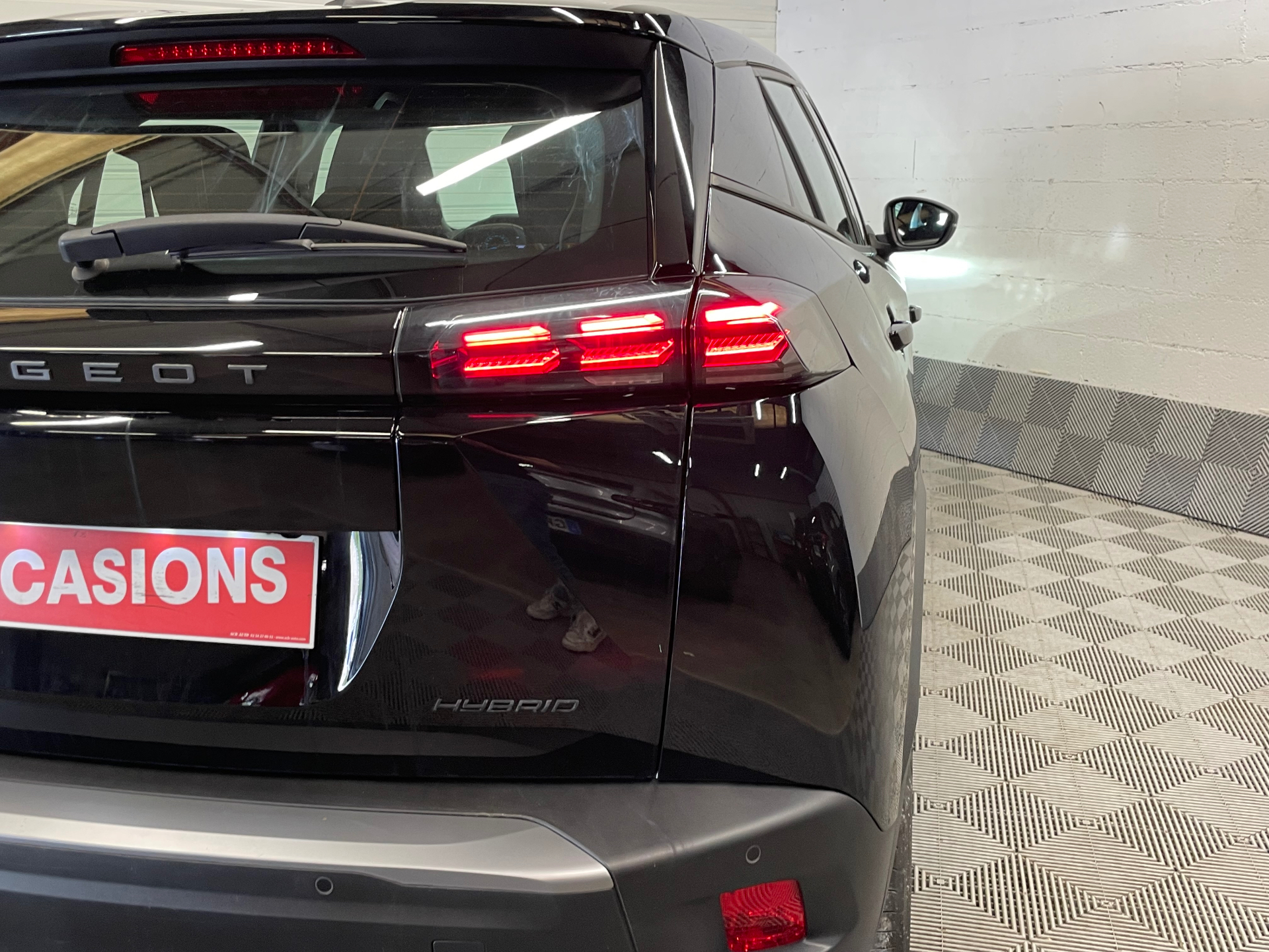 PEUGEOT 2008 Hybrid 145 e-DCS6 Style