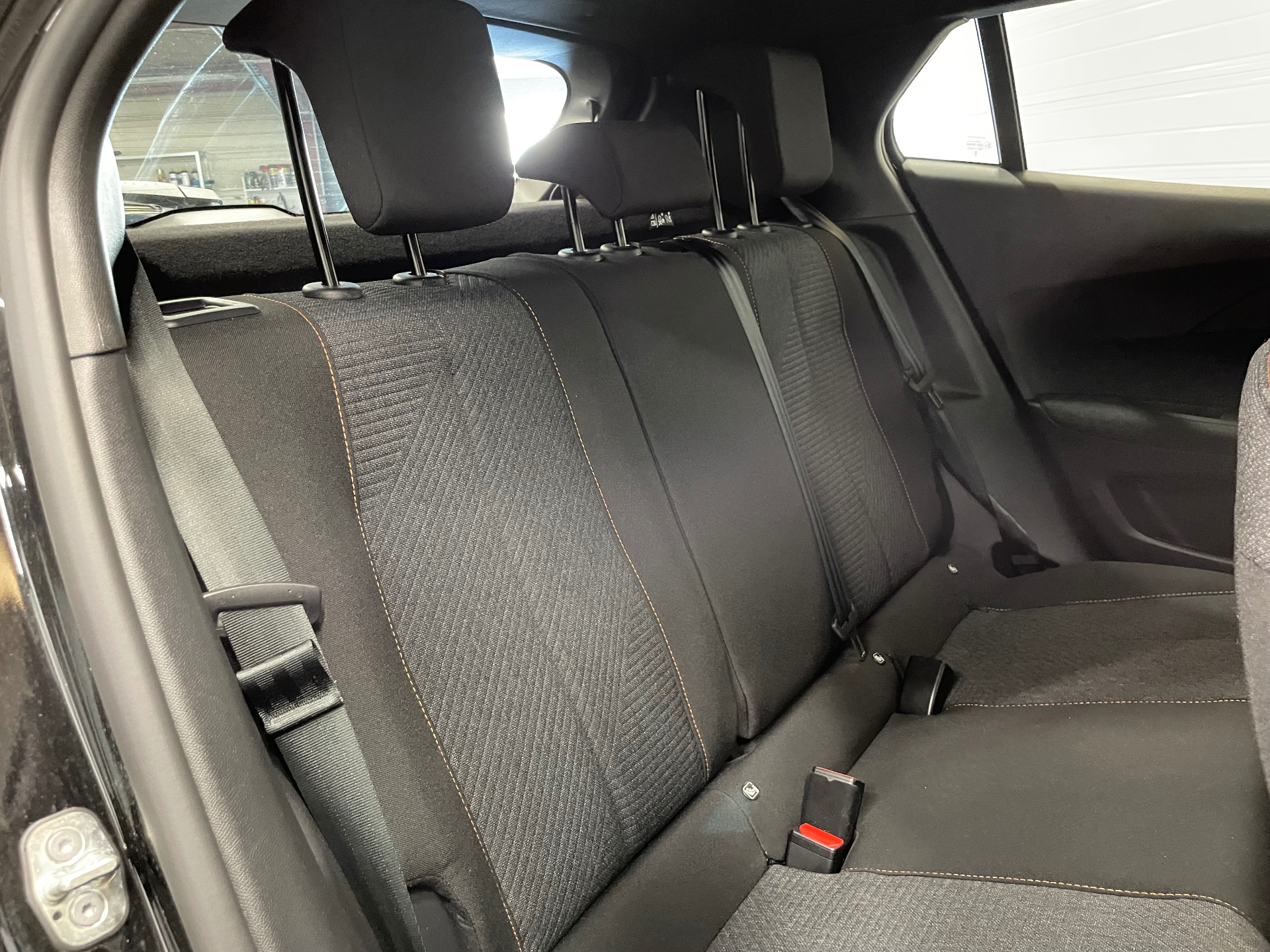 PEUGEOT 2008 Hybrid 145 e-DCS6 Style