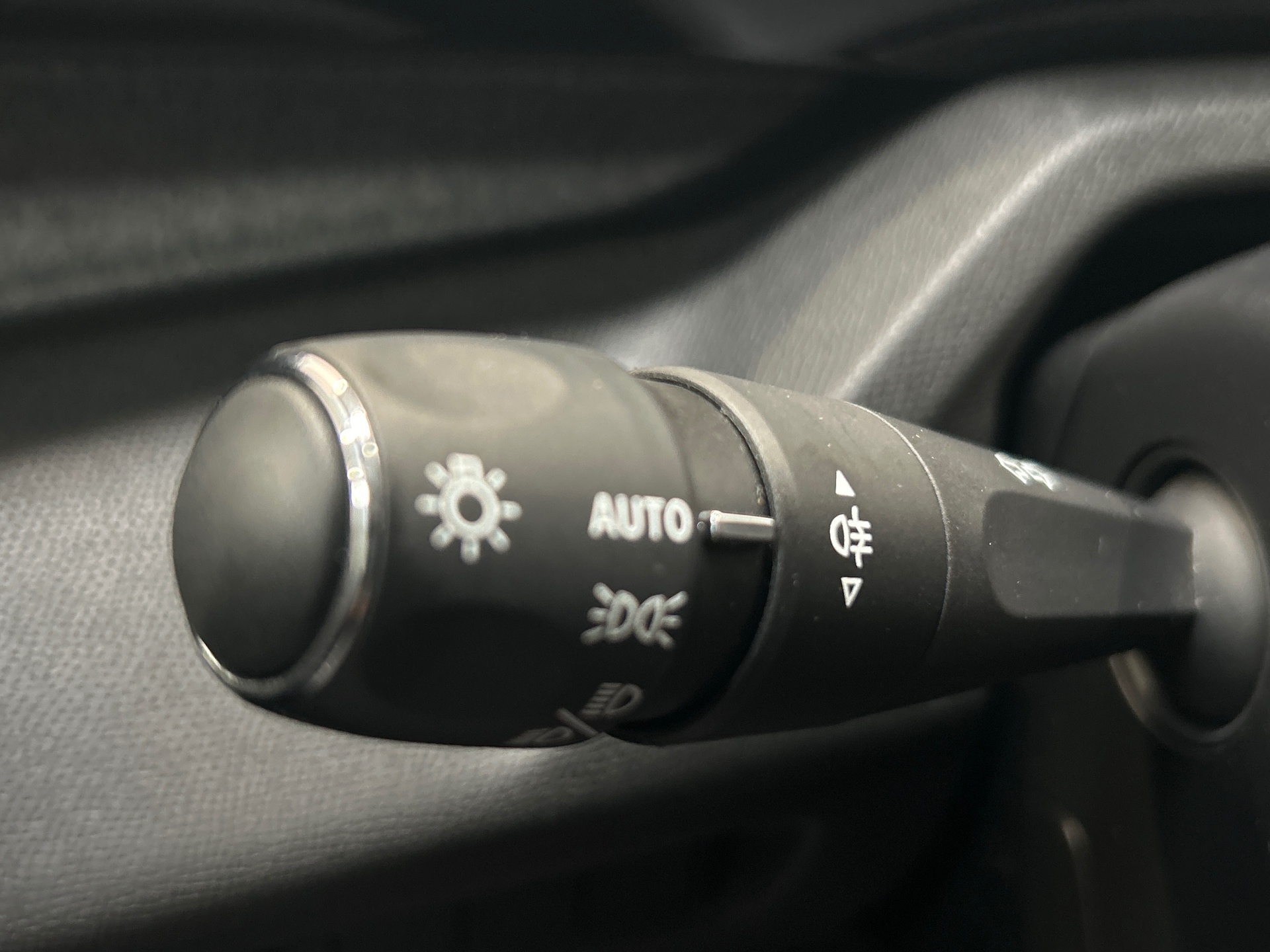 PEUGEOT 308 Hybrid 136 e-DCS6 Allure